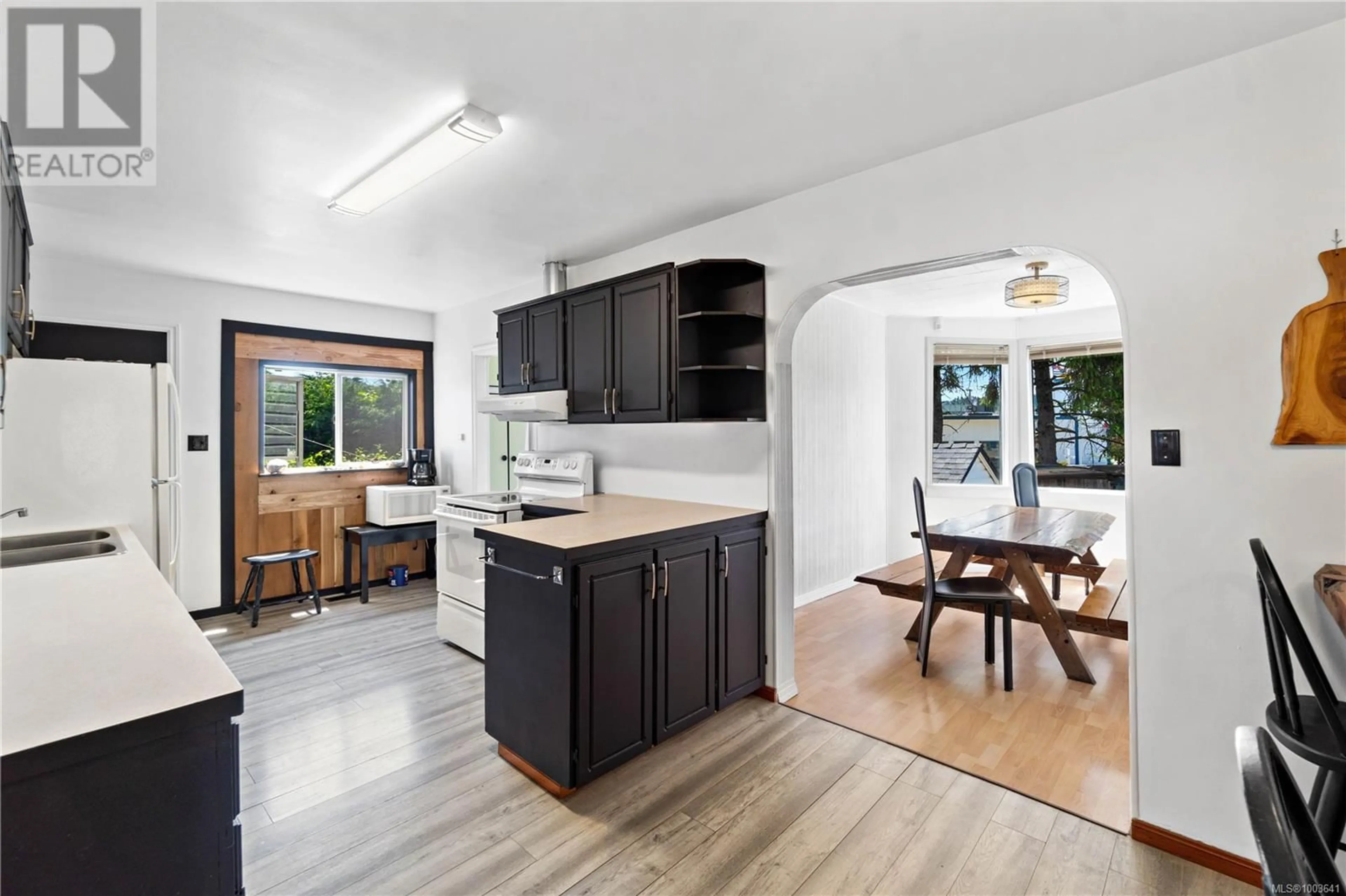 Open concept kitchen, unknown for 125 HAREWOOD ROAD, Nanaimo British Columbia V9R2Y7