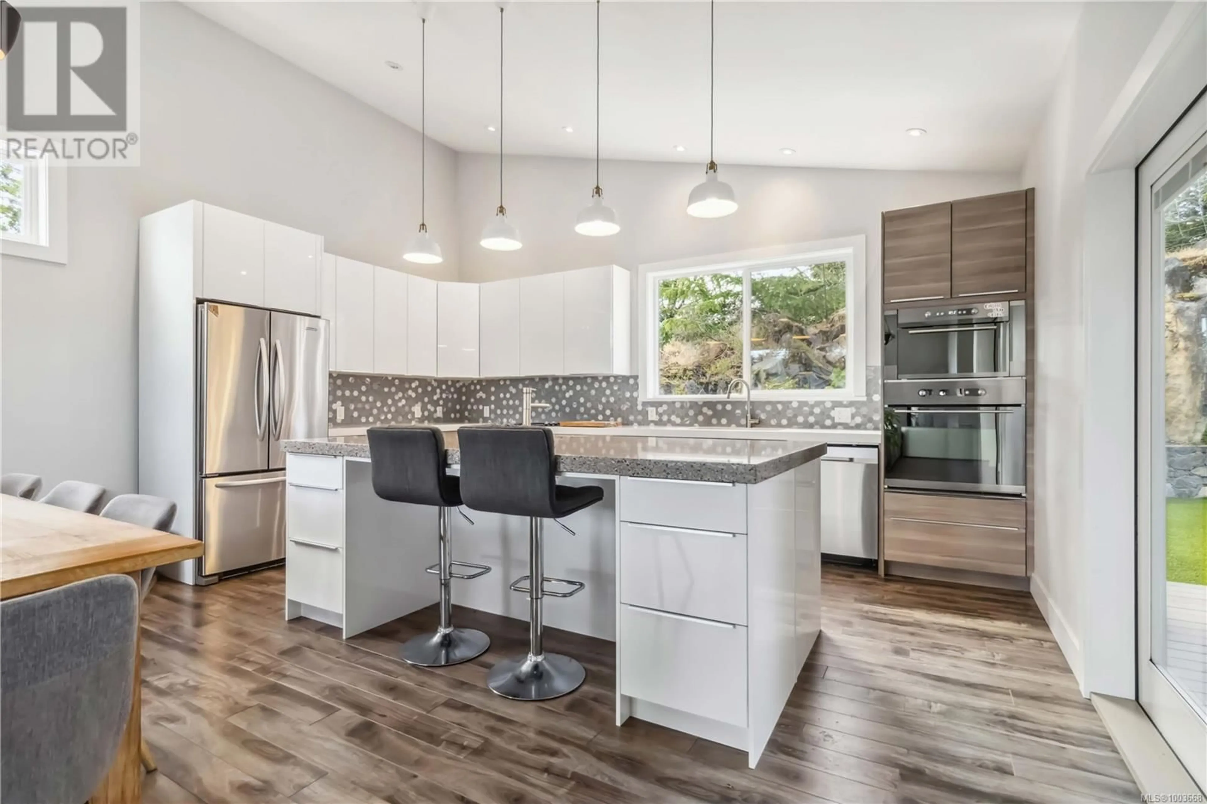 Contemporary kitchen, unknown for 936 AQUA COURT, Langford British Columbia V9B0N3
