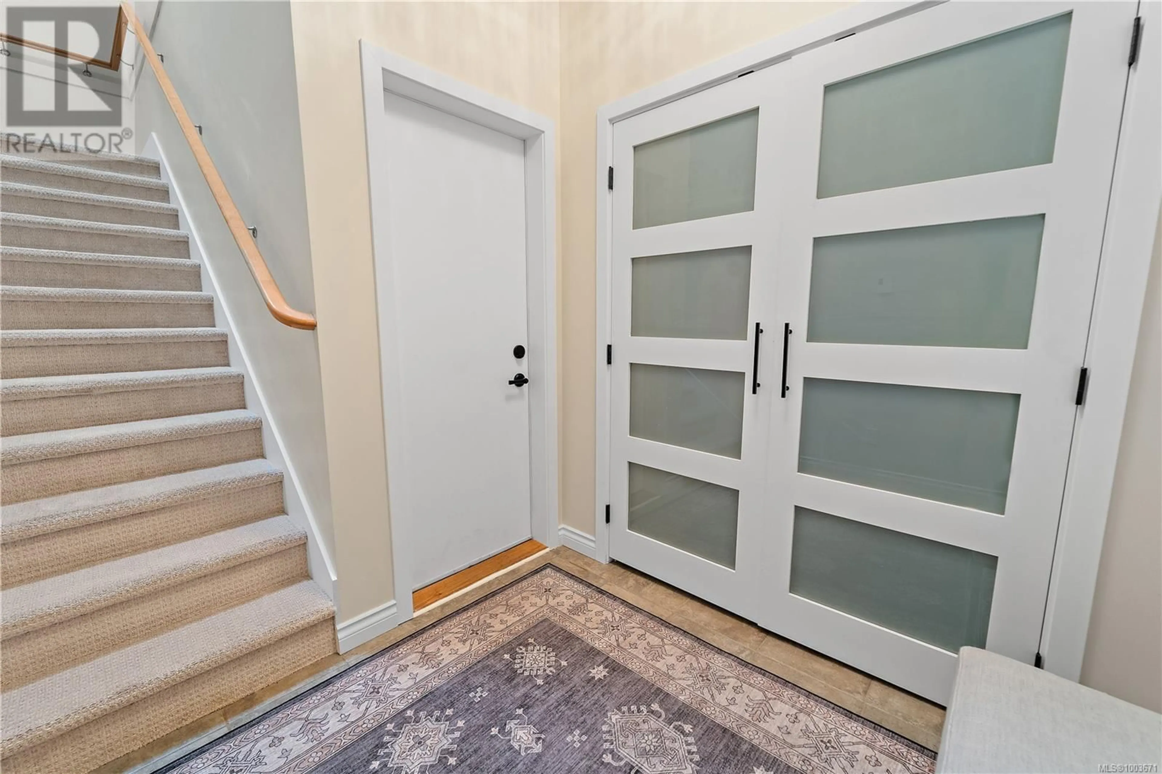 Indoor entryway for 1 - 2363 DEMAMIEL DRIVE, Sooke British Columbia V9Z1K3