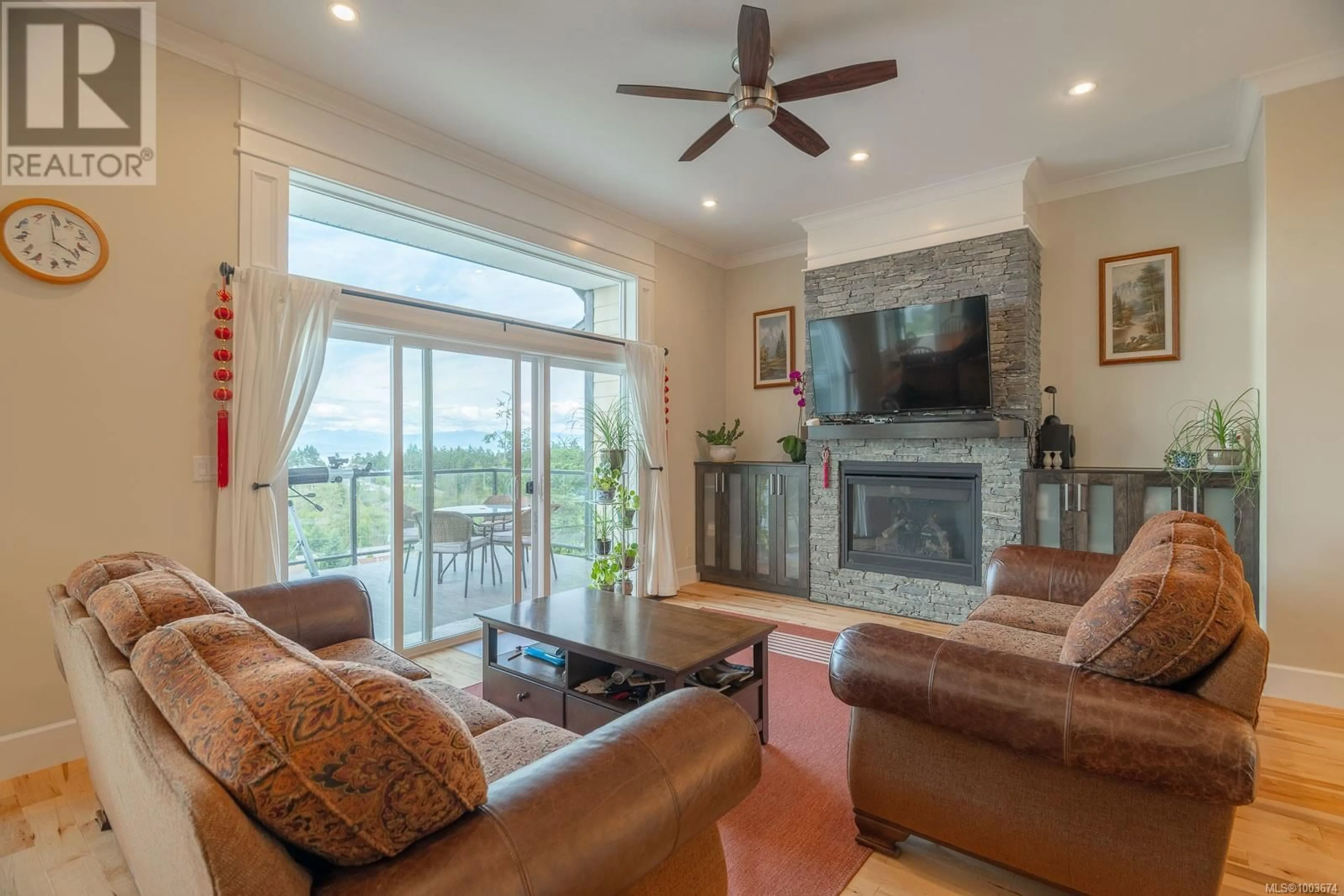 Living room with furniture, ceramic/tile floor for 4626 SHERIDAN RIDGE ROAD, Nanaimo British Columbia V9T6S6
