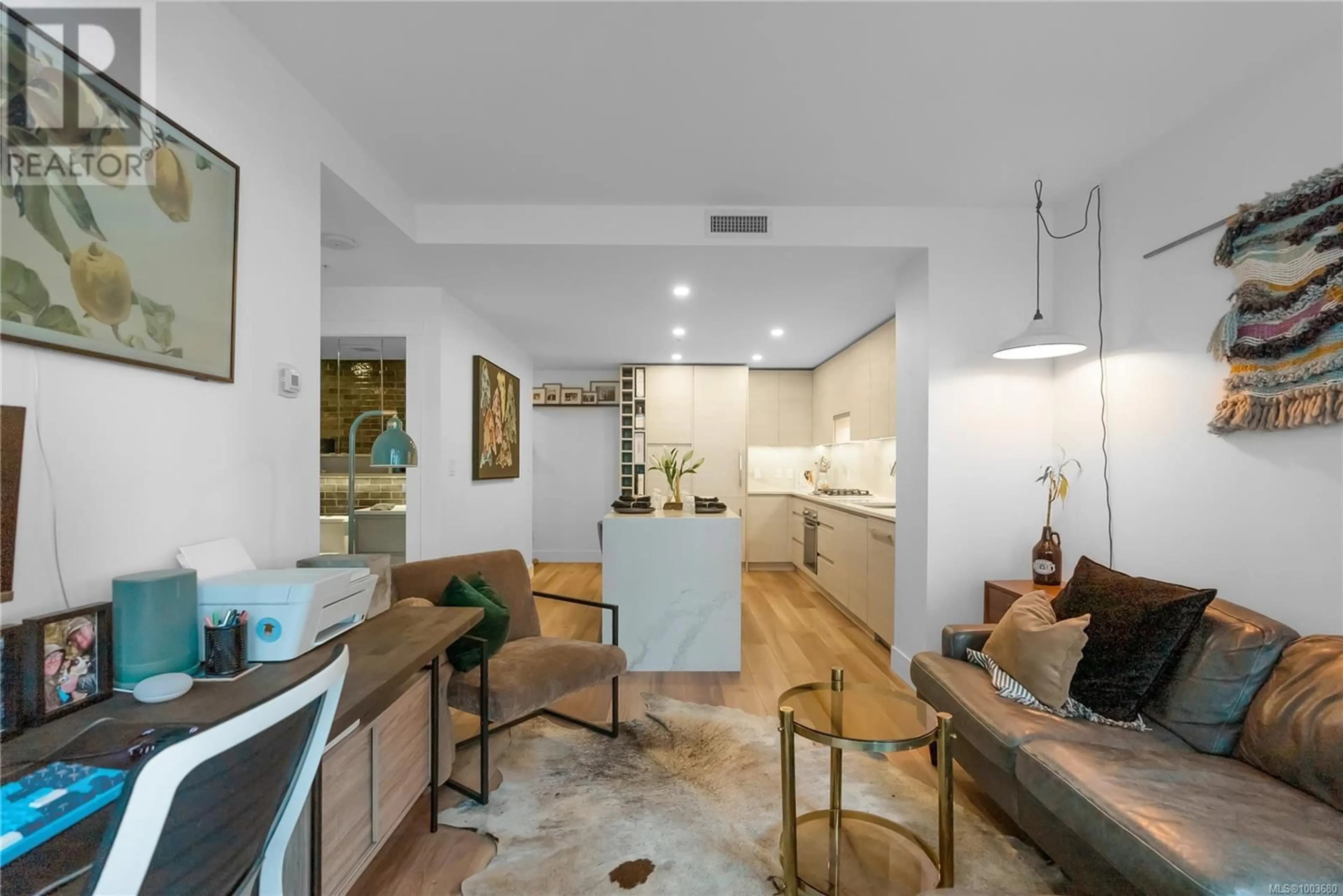 Indoor foyer for 405 - 777 HERALD STREET, Victoria British Columbia V8T0C7