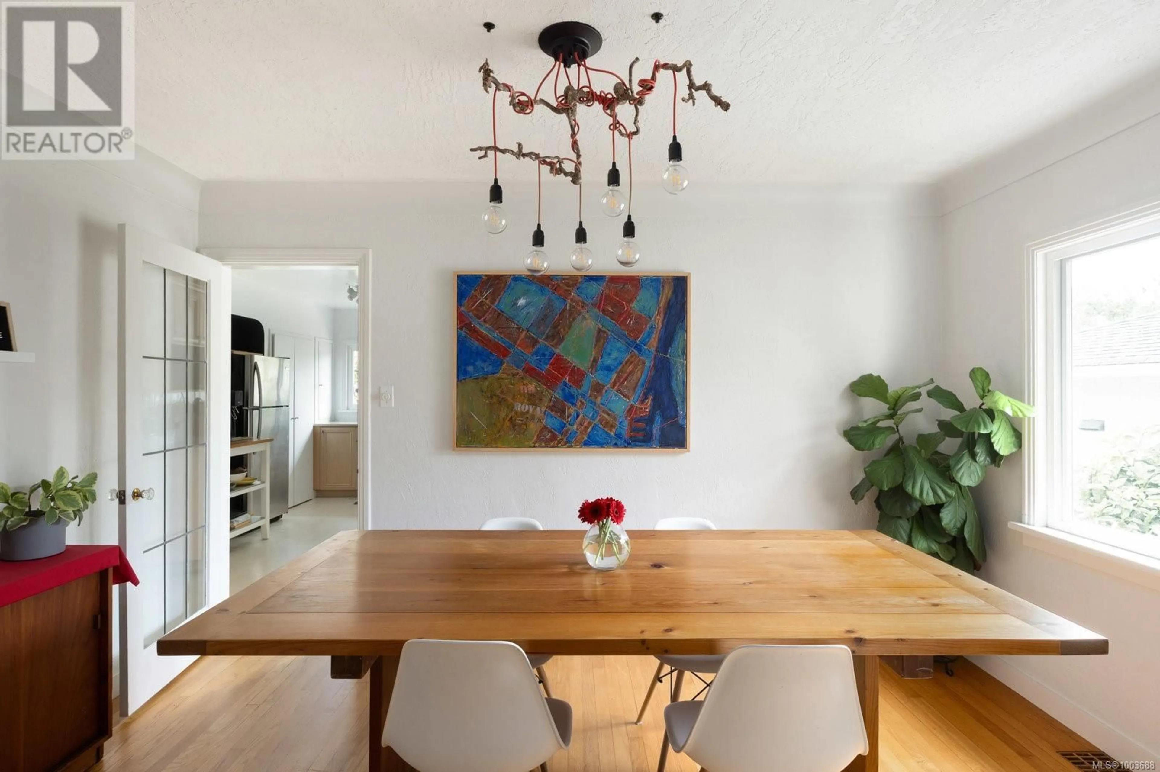 Dining room, wood/laminate floor for 2571 HERON STREET, Oak Bay British Columbia V8R5Z9