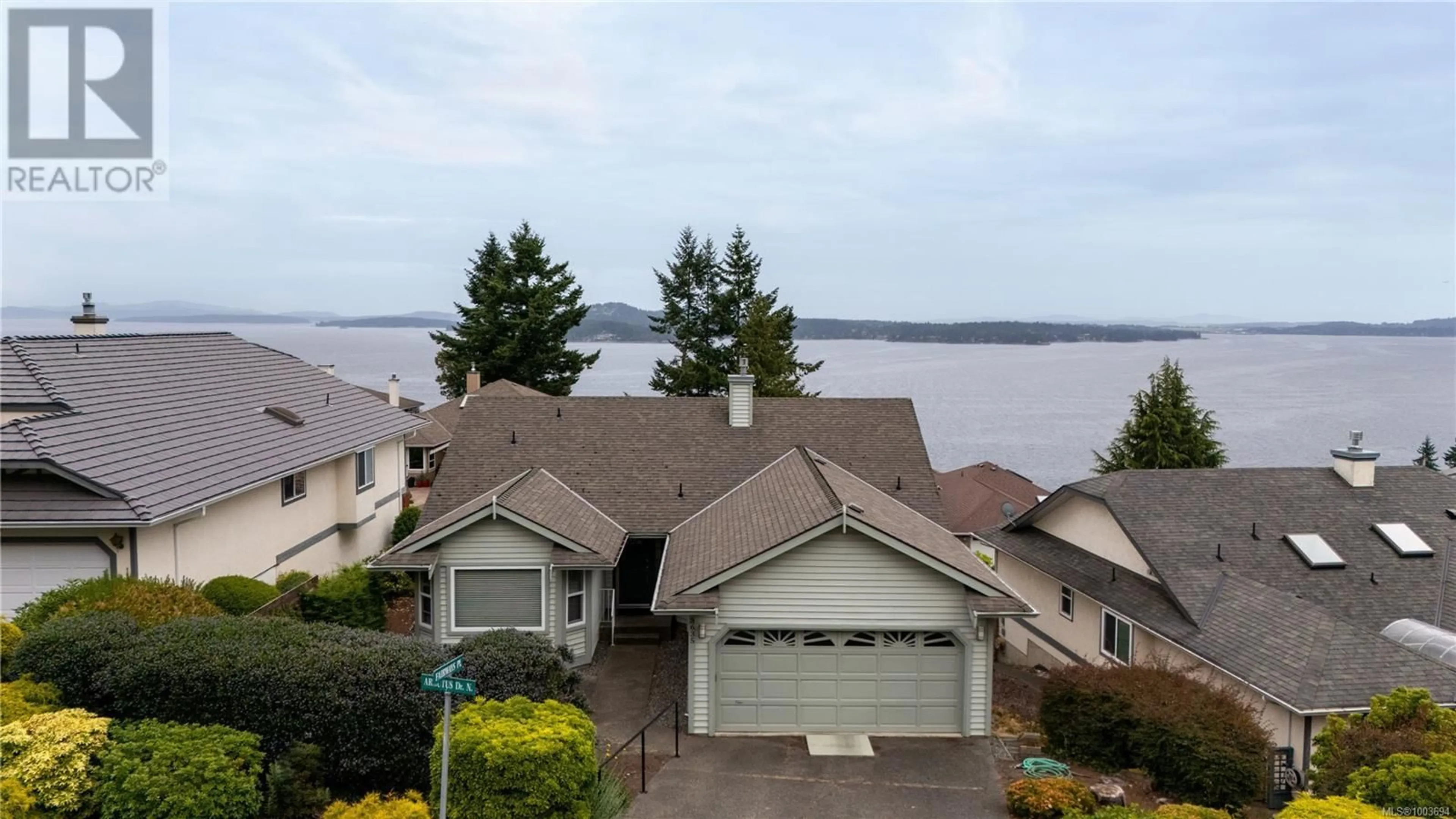 A pic from outside/outdoor area/front of a property/back of a property/a pic from drone, water/lake/river/ocean view for 3635 ARBUTUS DRIVE NORTH, Cobble Hill British Columbia V0R1L1