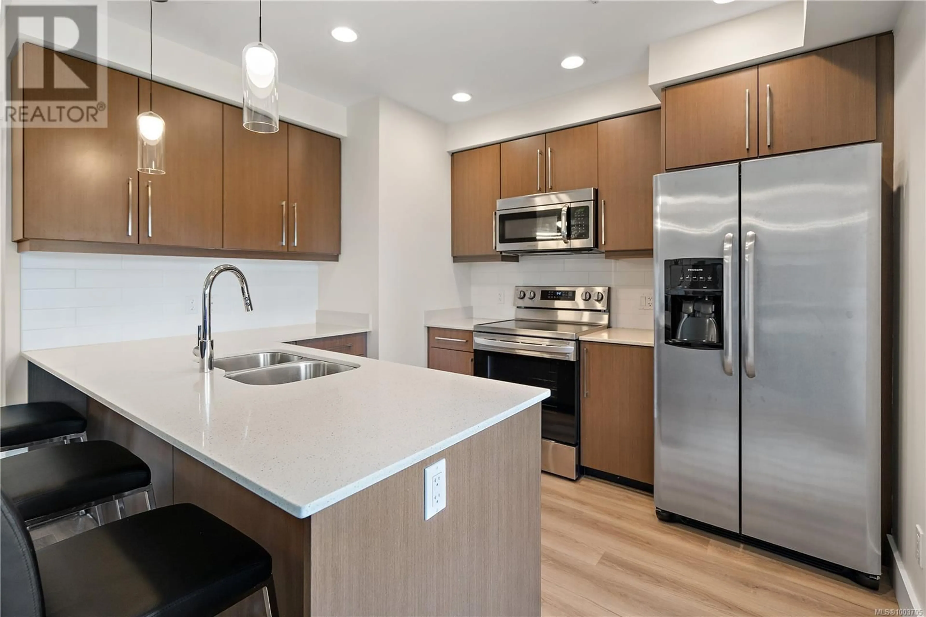 Standard kitchen, unknown for 302 - 7161 WEST SAANICH ROAD, Central Saanich British Columbia V8M1P7