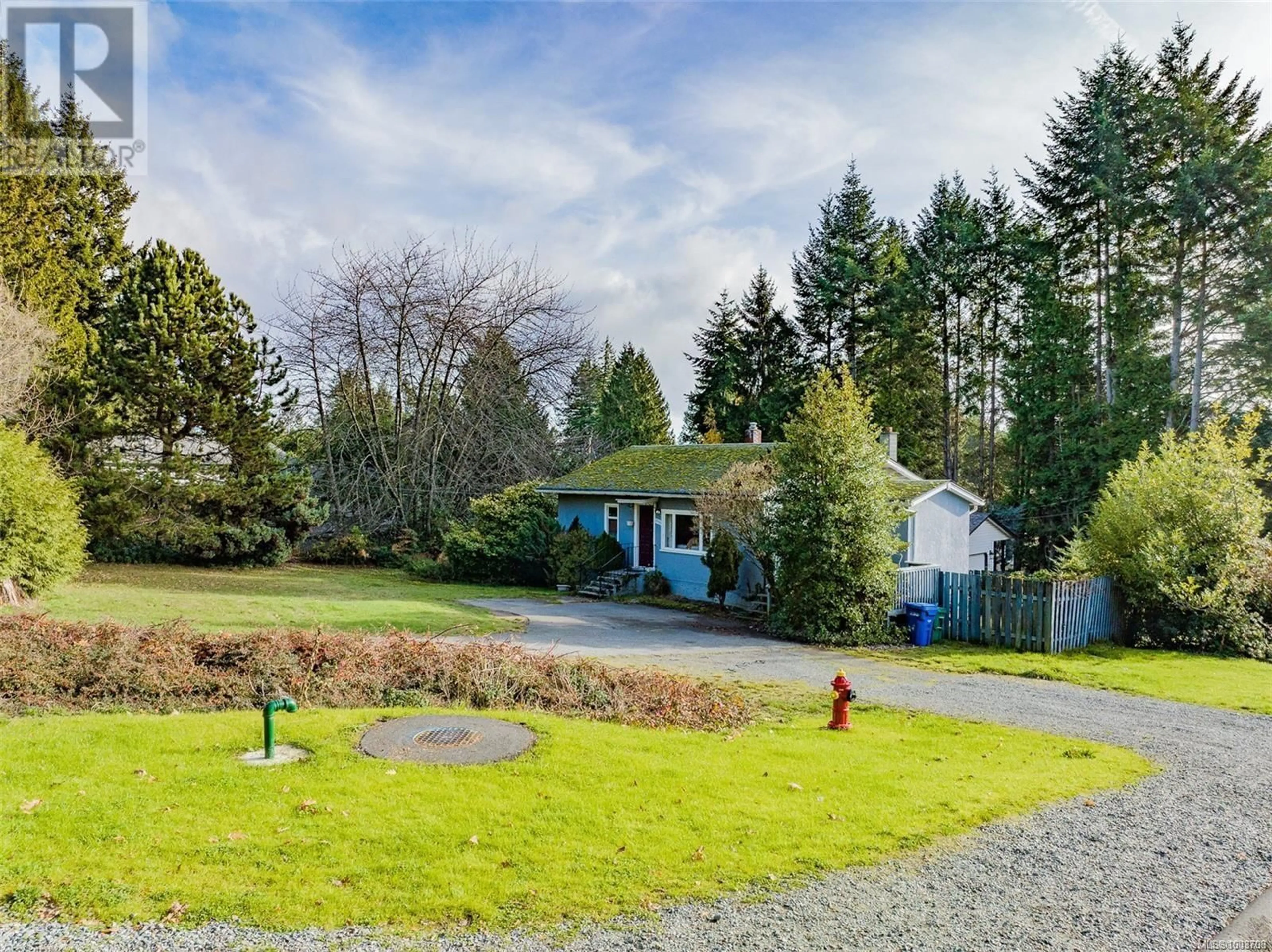 A pic from outside/outdoor area/front of a property/back of a property/a pic from drone, street for 3500 HAMMOND BAY ROAD, Nanaimo British Columbia V9T3E5
