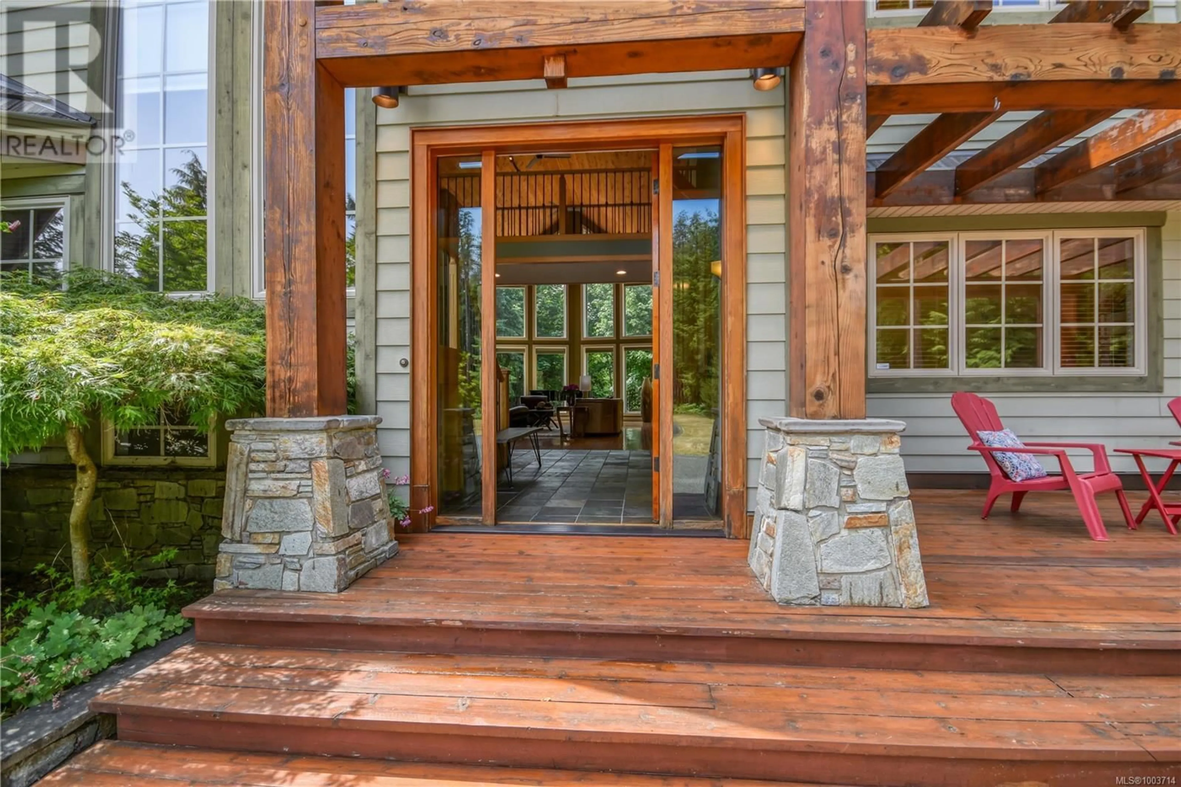 Indoor entryway for 2220 HONEY WULFF CLOSE, Nanoose Bay British Columbia V9P9L6