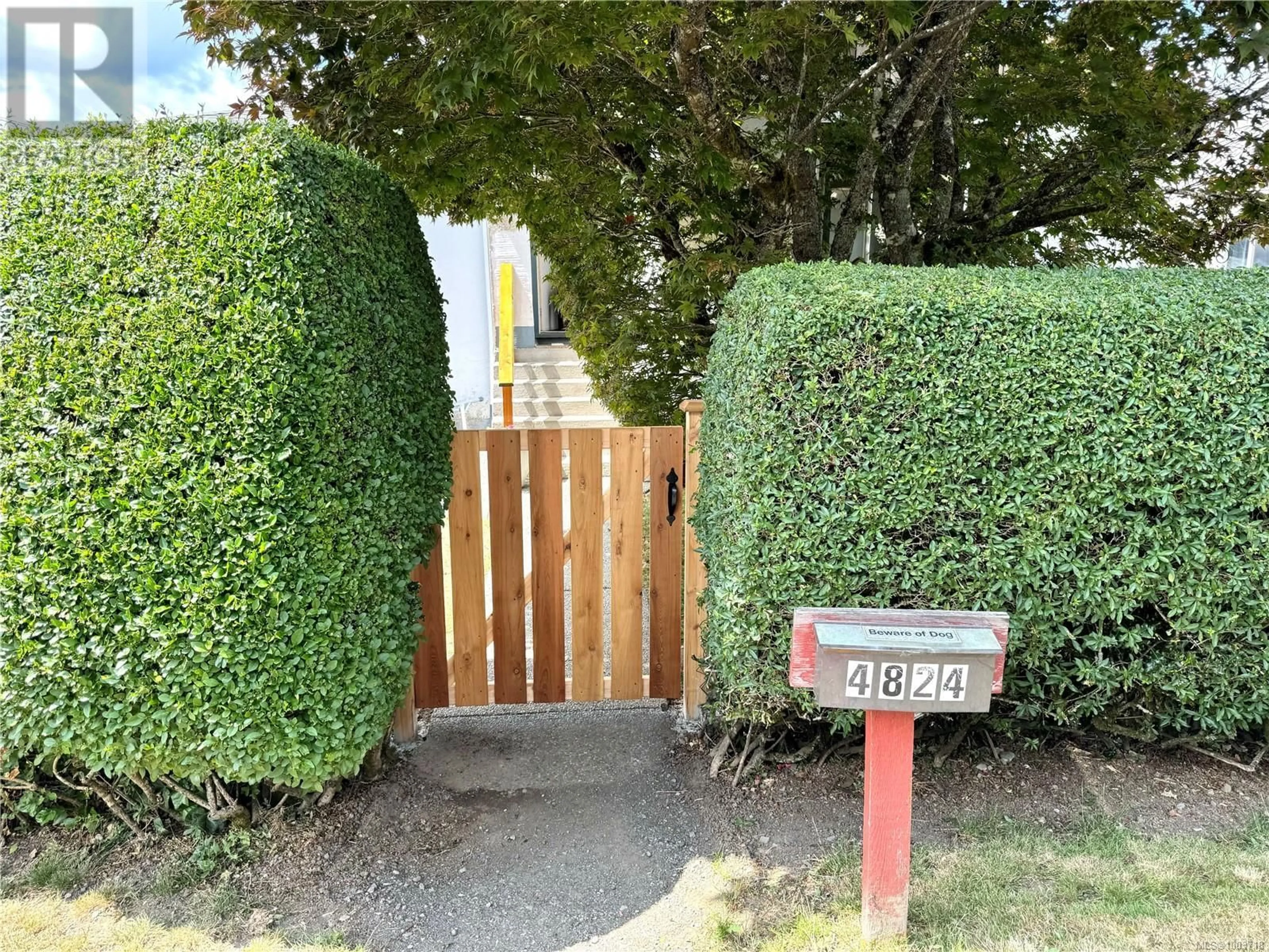 A pic from outside/outdoor area/front of a property/back of a property/a pic from drone, street for 4824/4830 SWANSON STREET, Port Alberni British Columbia V9Y6M8
