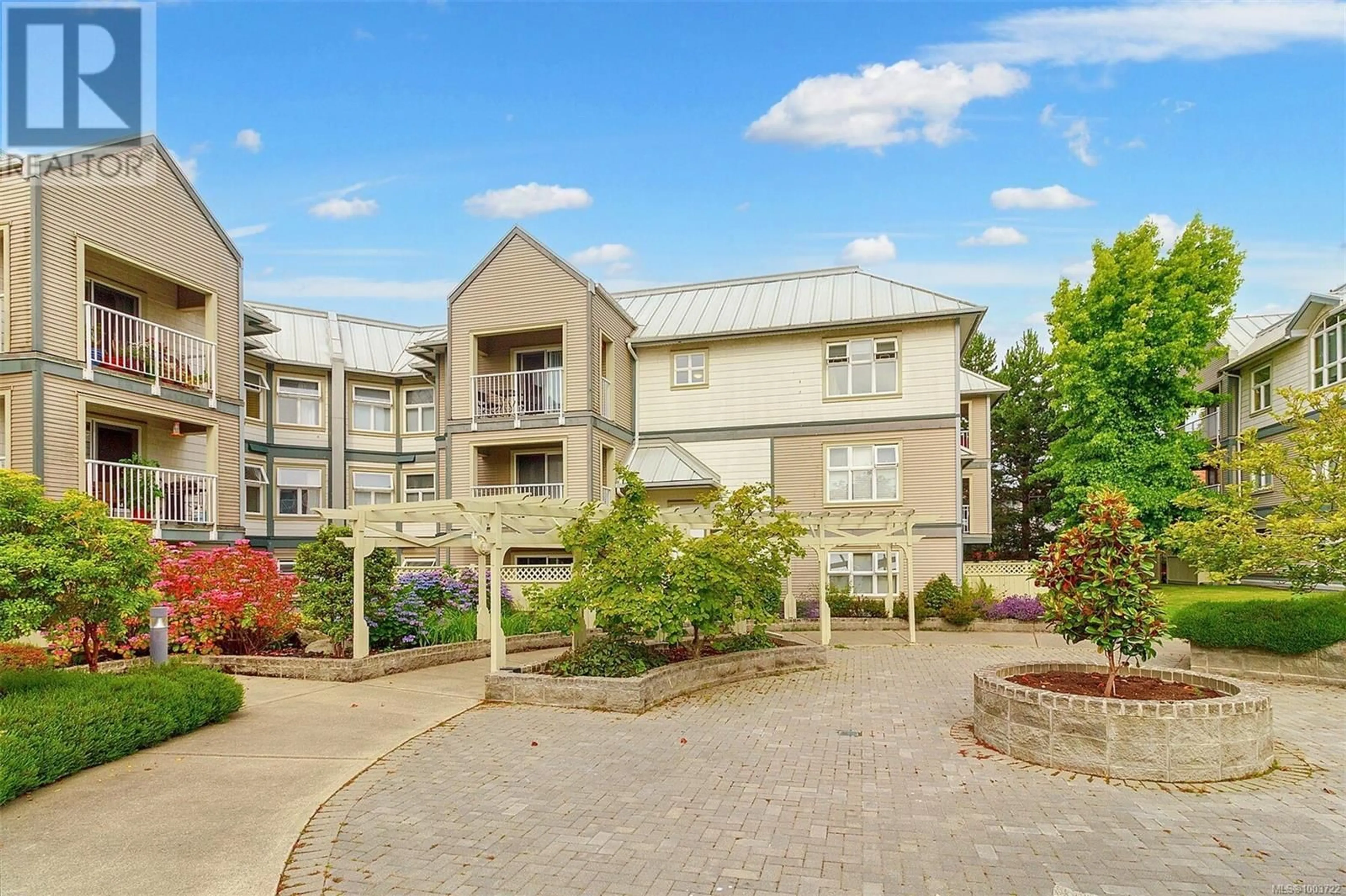 A pic from outside/outdoor area/front of a property/back of a property/a pic from drone, unknown for 304 - 3008 WASHINGTON AVENUE, Victoria British Columbia V9A1P6