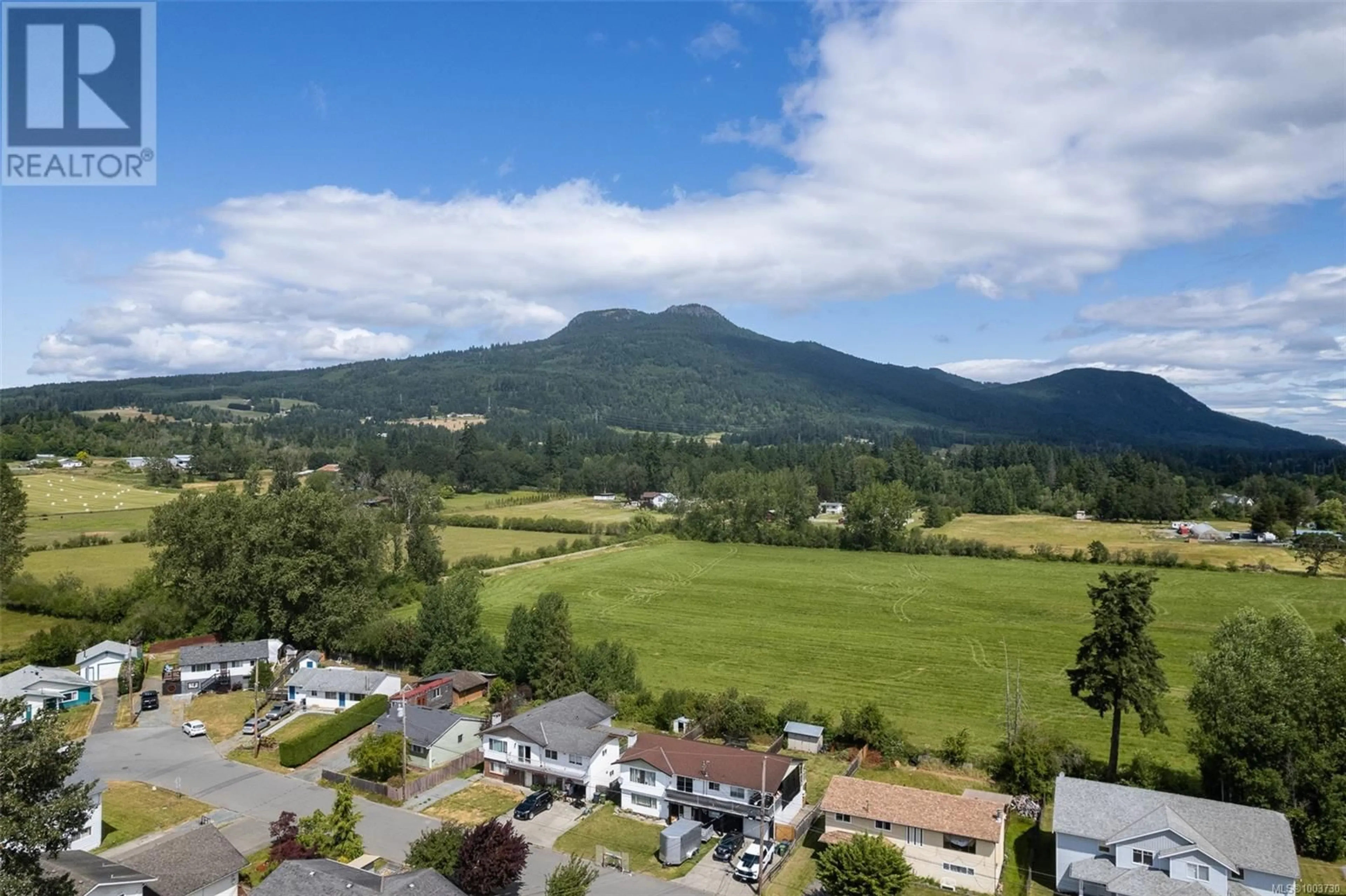 A pic from outside/outdoor area/front of a property/back of a property/a pic from drone, mountain view for 3342 PARKSIDE PLACE, Duncan British Columbia V9L4T4