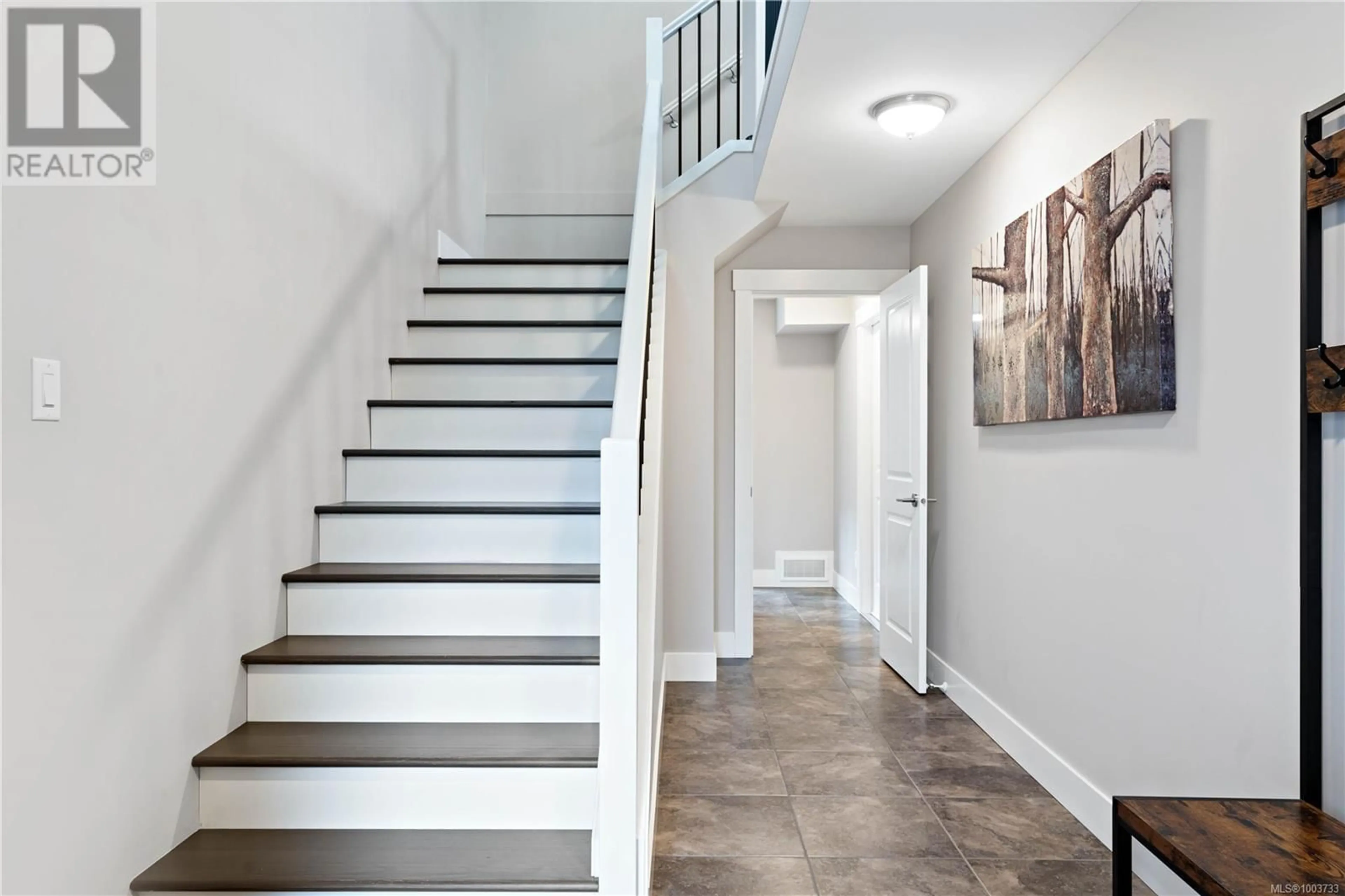 Stairs for 6028 MONASHEE WAY, Nanaimo British Columbia V9T6H4