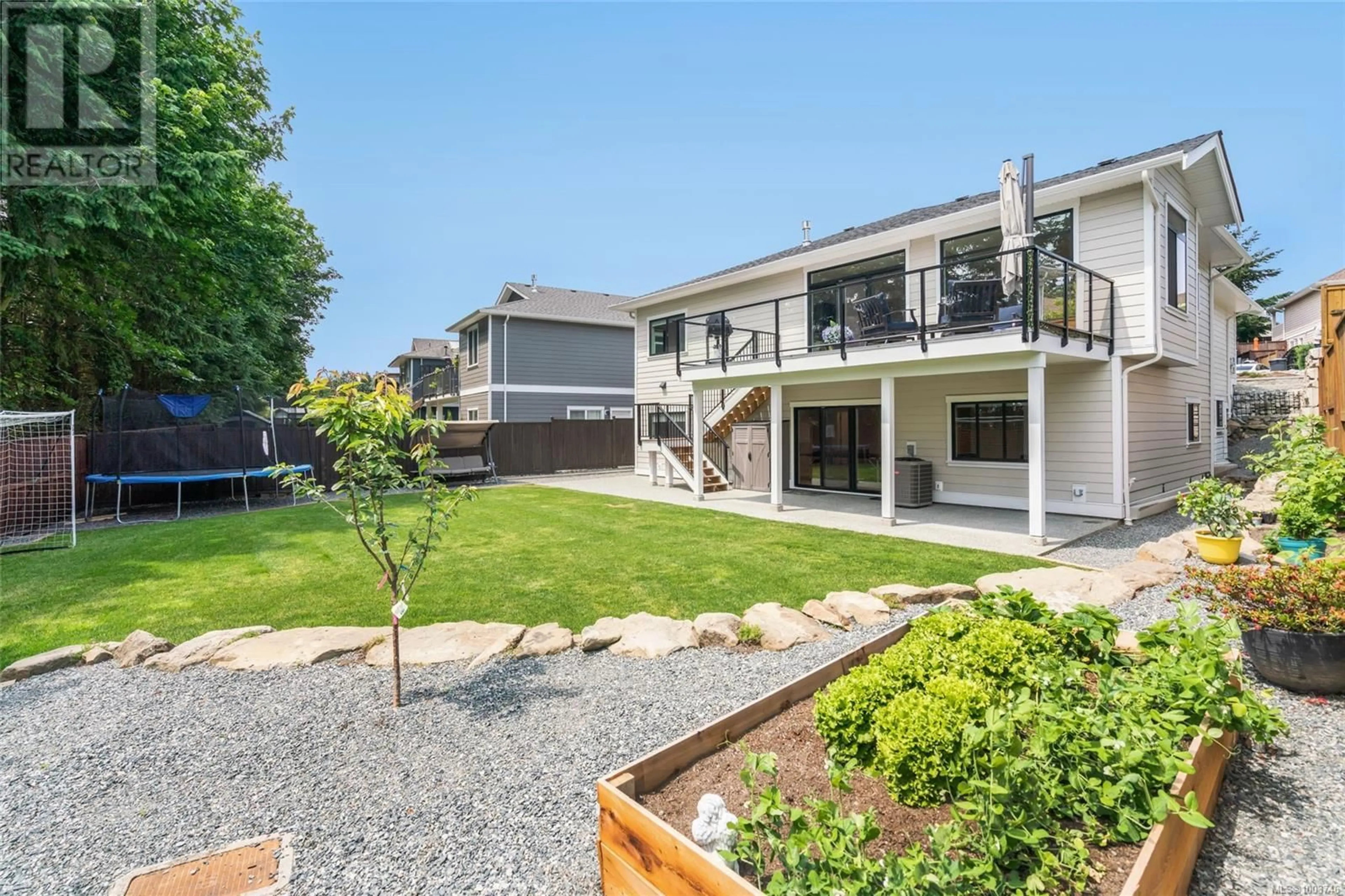 A pic from outside/outdoor area/front of a property/back of a property/a pic from drone, mountain view for 3515 MONTEREY DRIVE, Nanaimo British Columbia V9T6T2