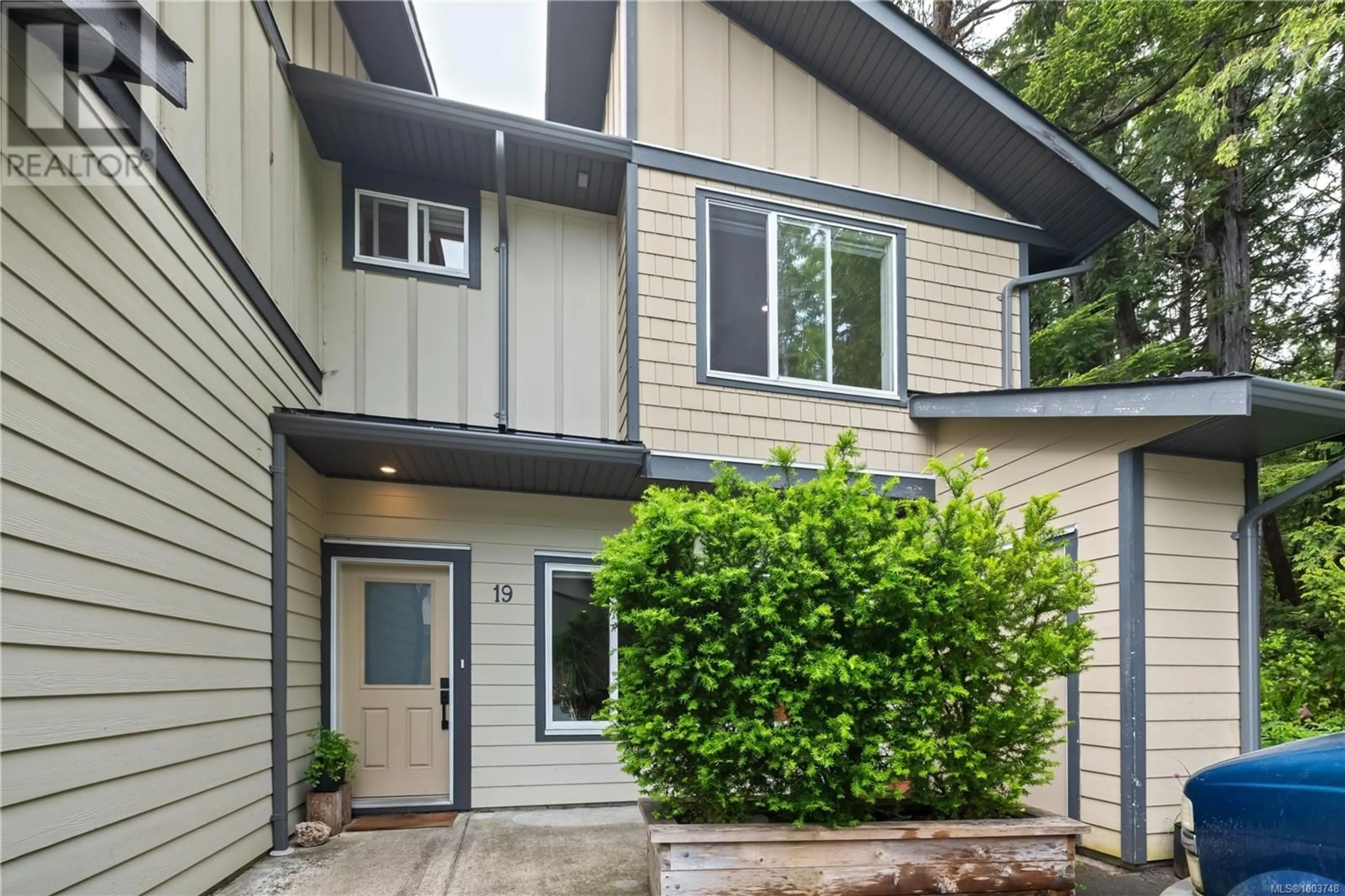 Home with vinyl exterior material, street for 19 - 625 HELLESEN DRIVE, Tofino British Columbia V0R2Z0