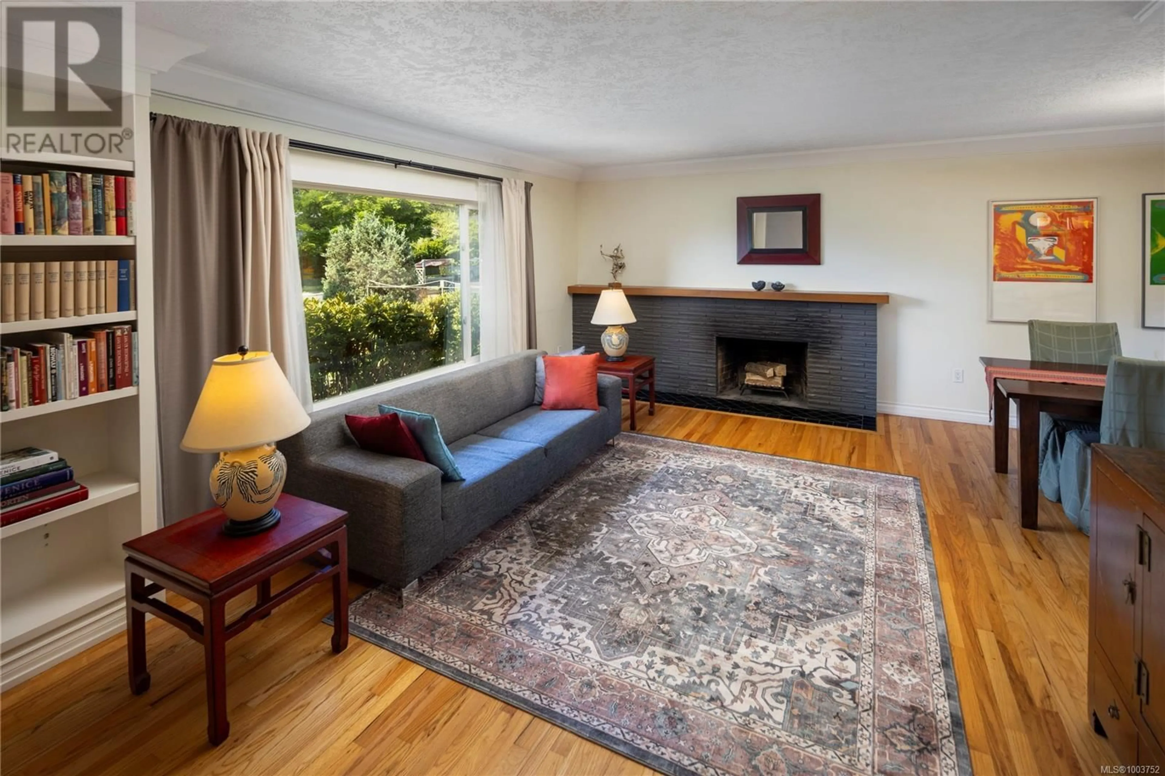 Living room with furniture, unknown for 2070 MCNEILL AVENUE, Oak Bay British Columbia V8S2X8
