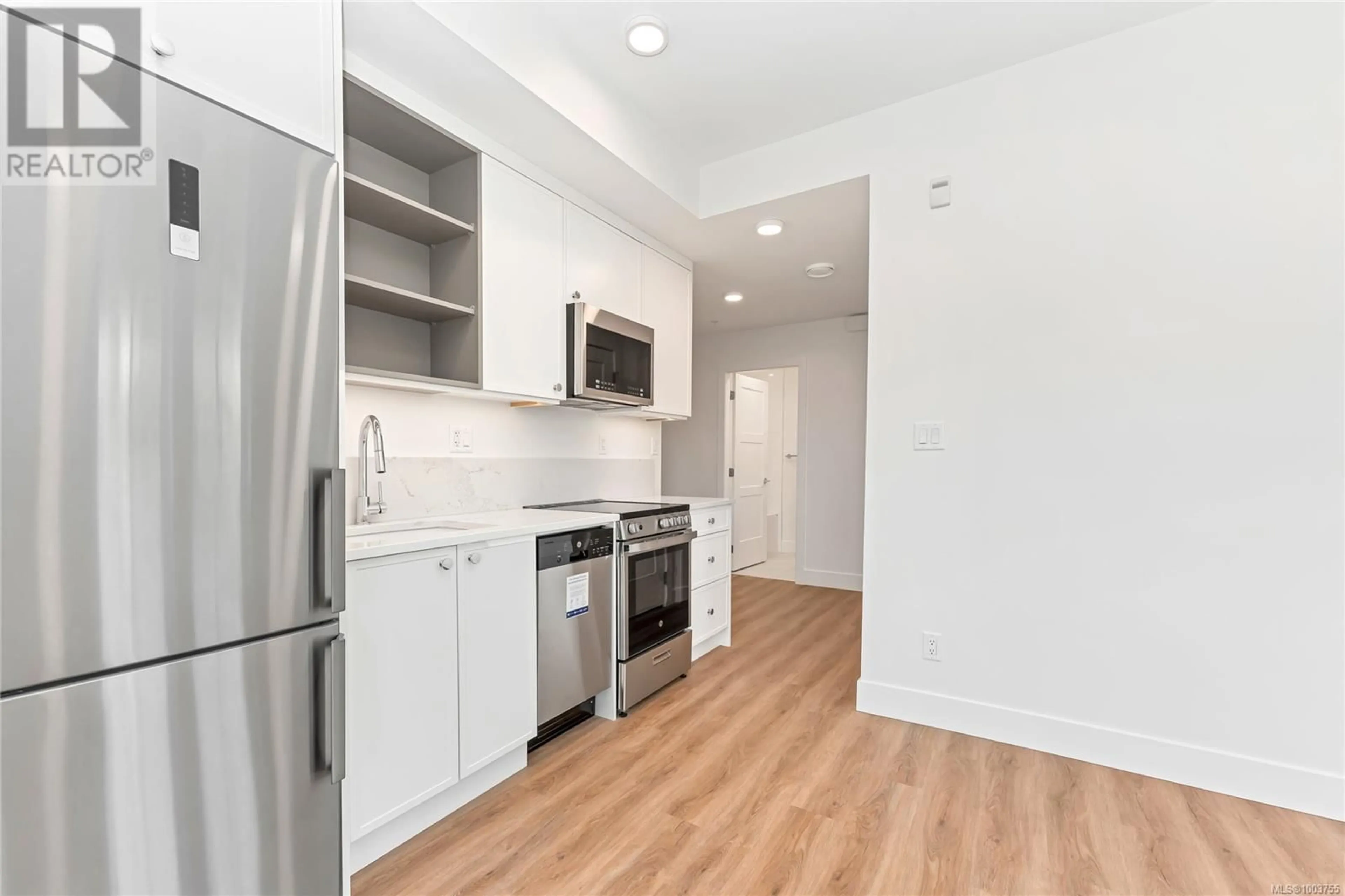 Standard kitchen, unknown for 203 C - 1224 RICHARDSON STREET, Victoria British Columbia V8V3E1