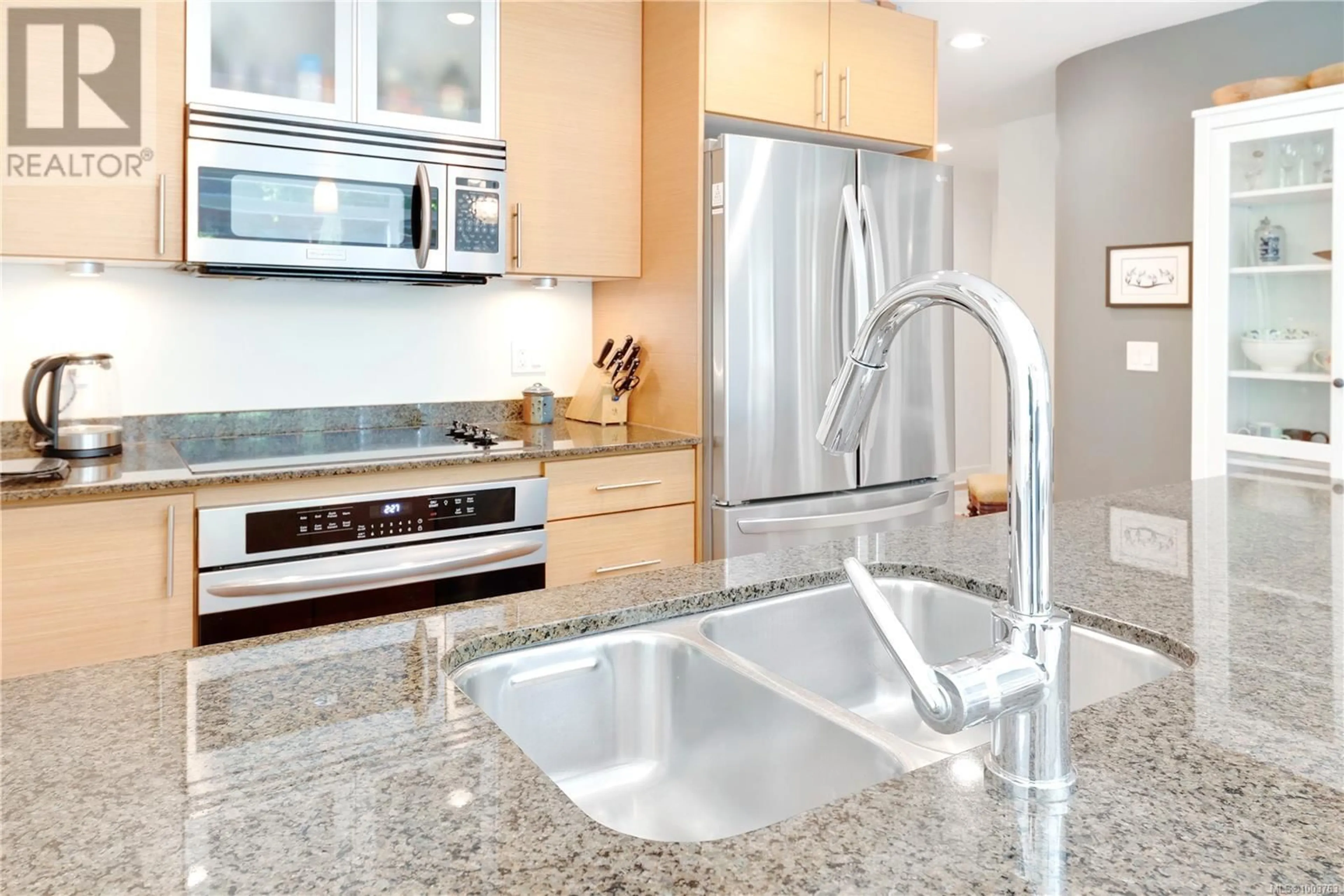 Contemporary kitchen, ceramic/tile floor for 103 - 3610 RICHMOND ROAD, Saanich British Columbia V8P4R5