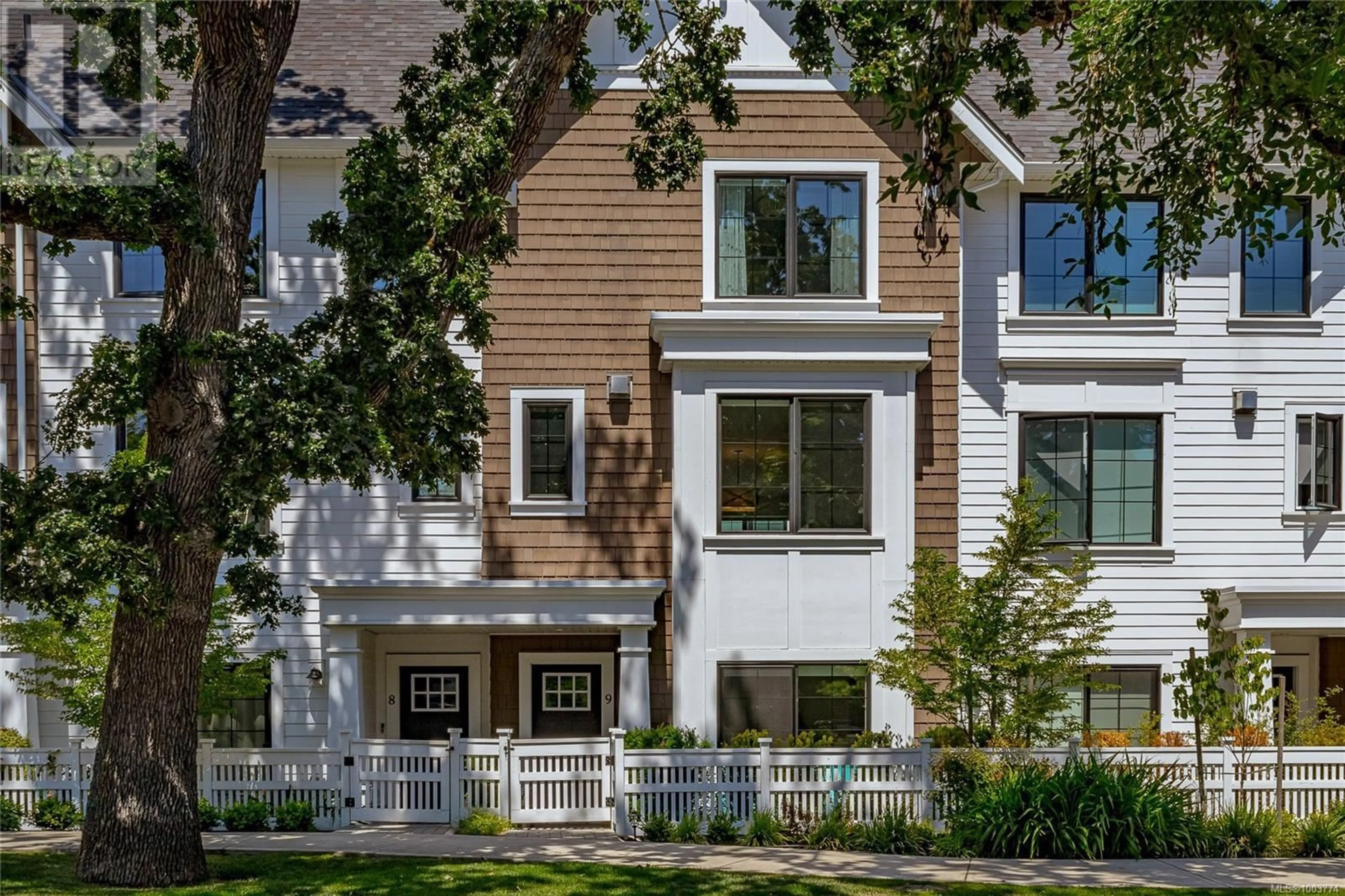 Home with brick exterior material, street for 9 - 1810 KINGS ROAD, Saanich British Columbia V8R2P3