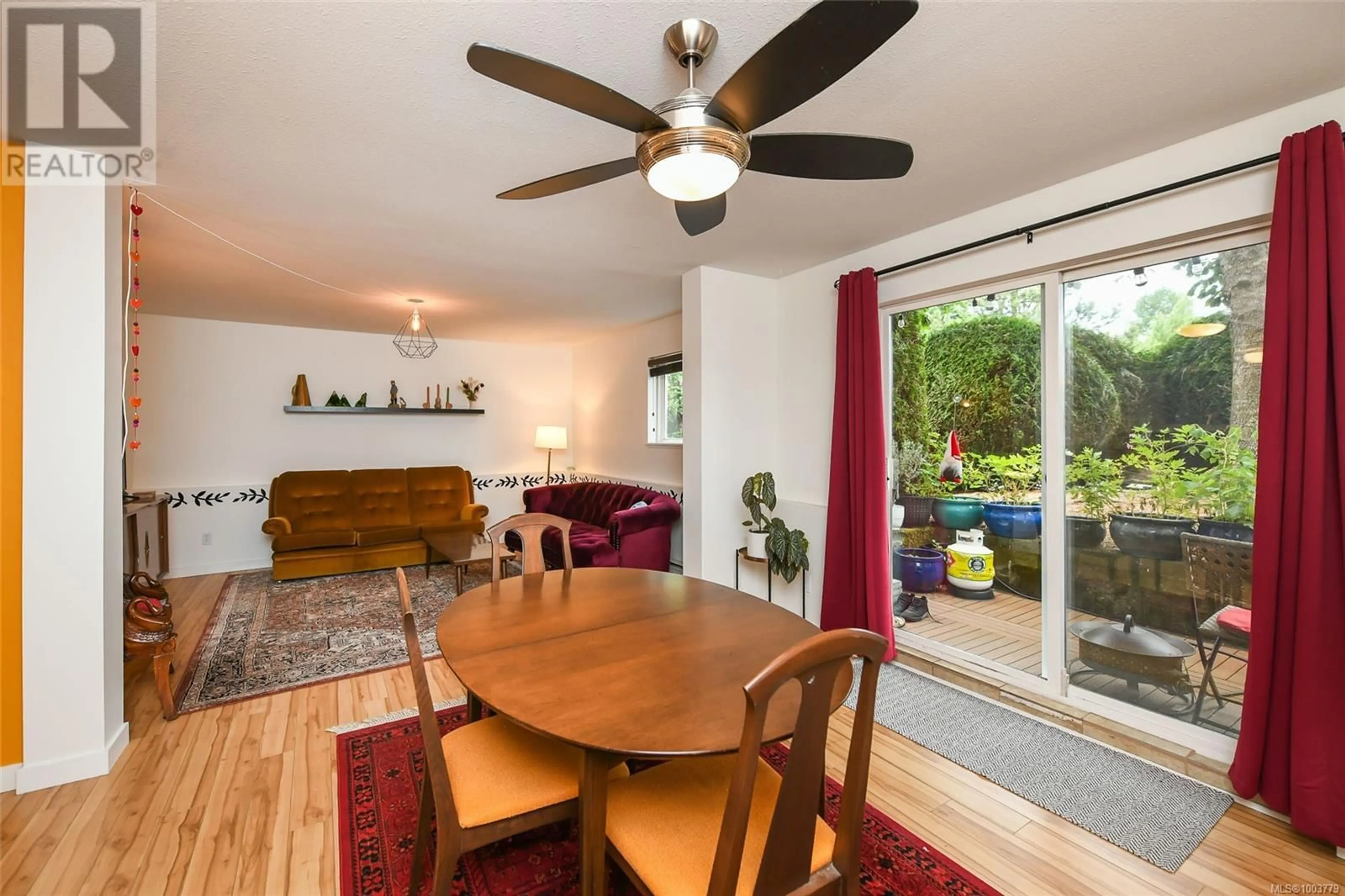 Dining room, wood/laminate floor for 107 - 1355 CUMBERLAND ROAD, Courtenay British Columbia V9N2G1