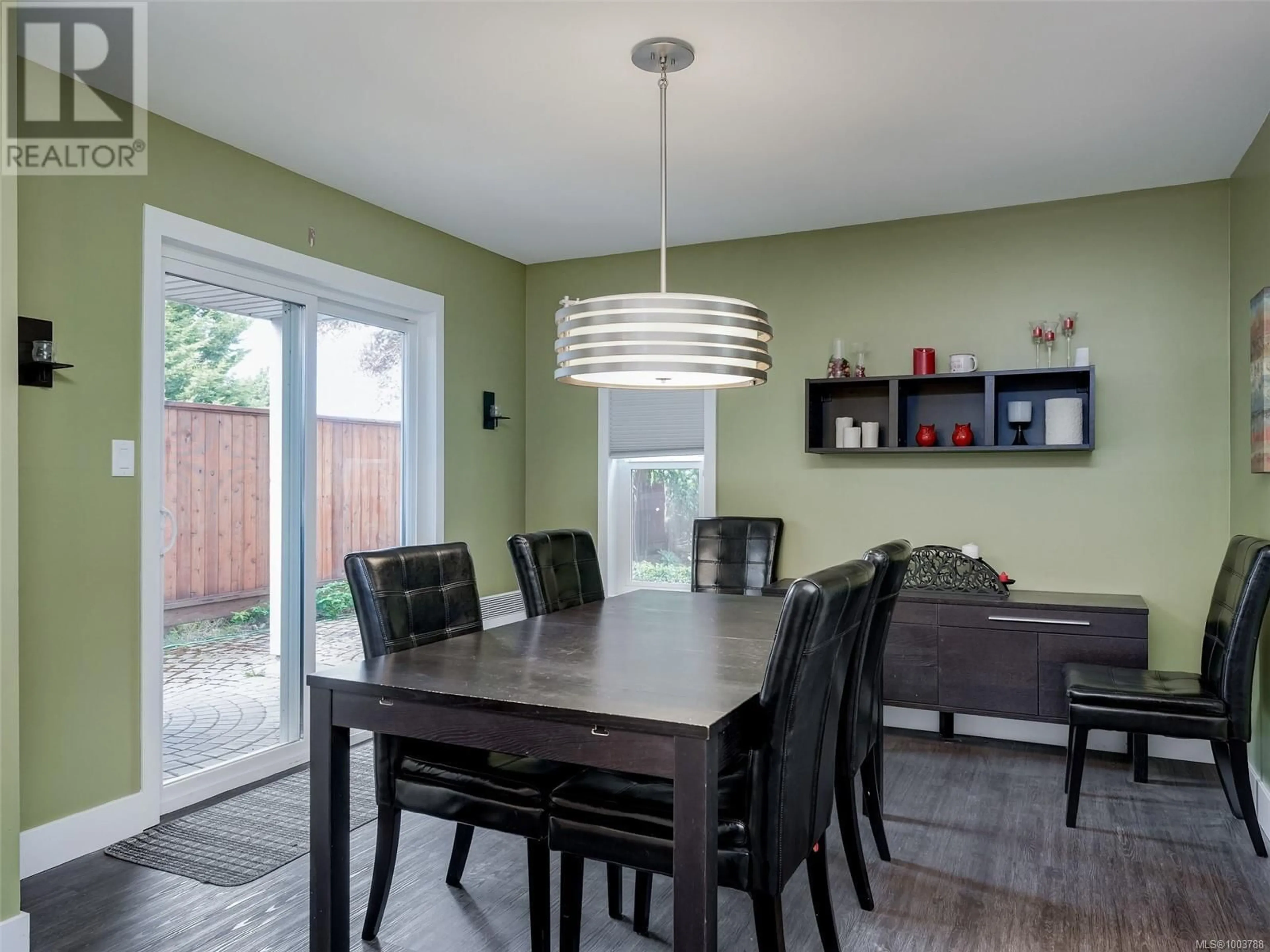 Dining room, wood/laminate floor for 793 KONA CRESCENT, Saanich British Columbia V8X4N9
