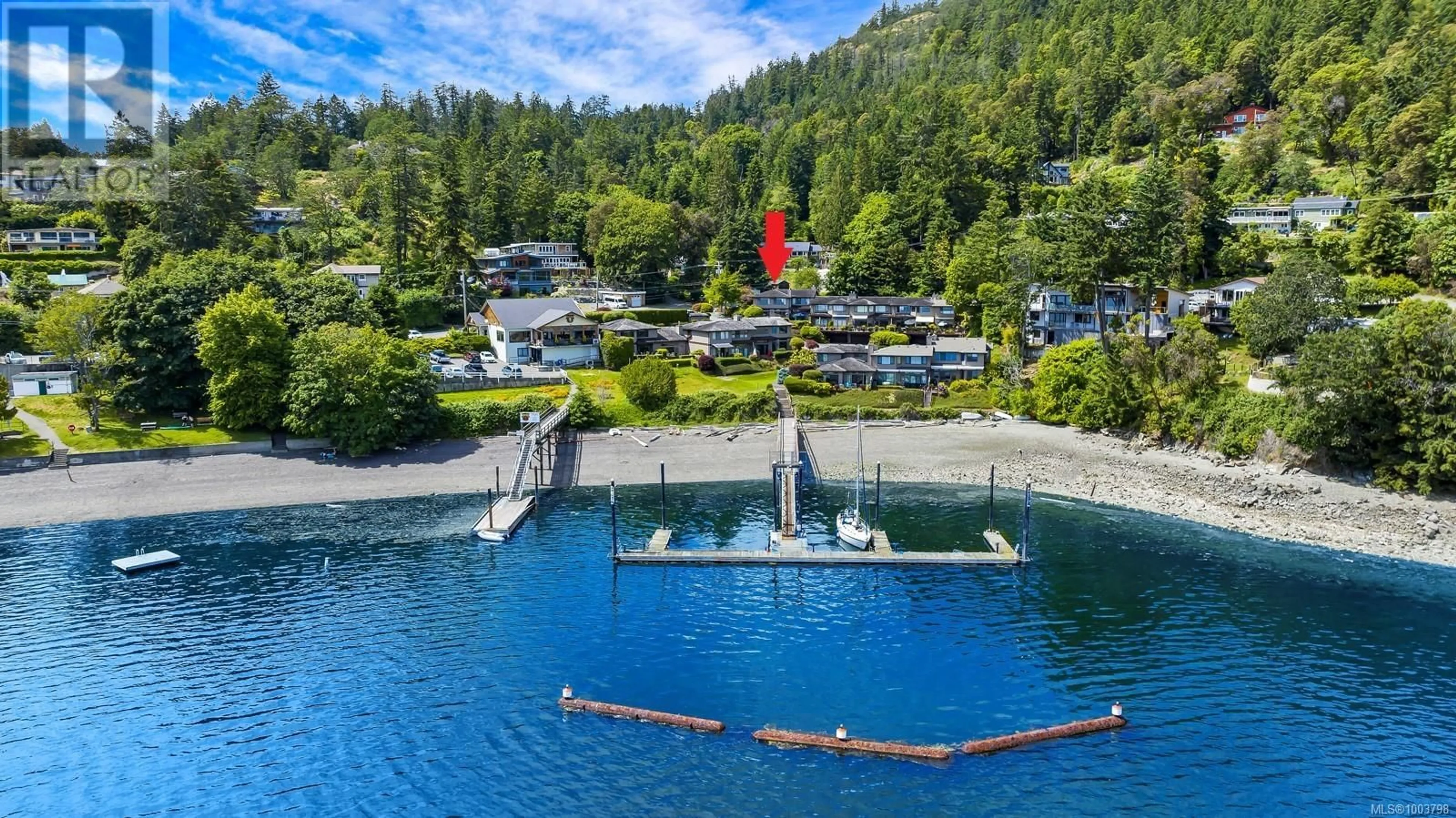 A pic from outside/outdoor area/front of a property/back of a property/a pic from drone, water/lake/river/ocean view for 1 - 6797 BEAUMONT AVENUE, Duncan British Columbia V9L5T4