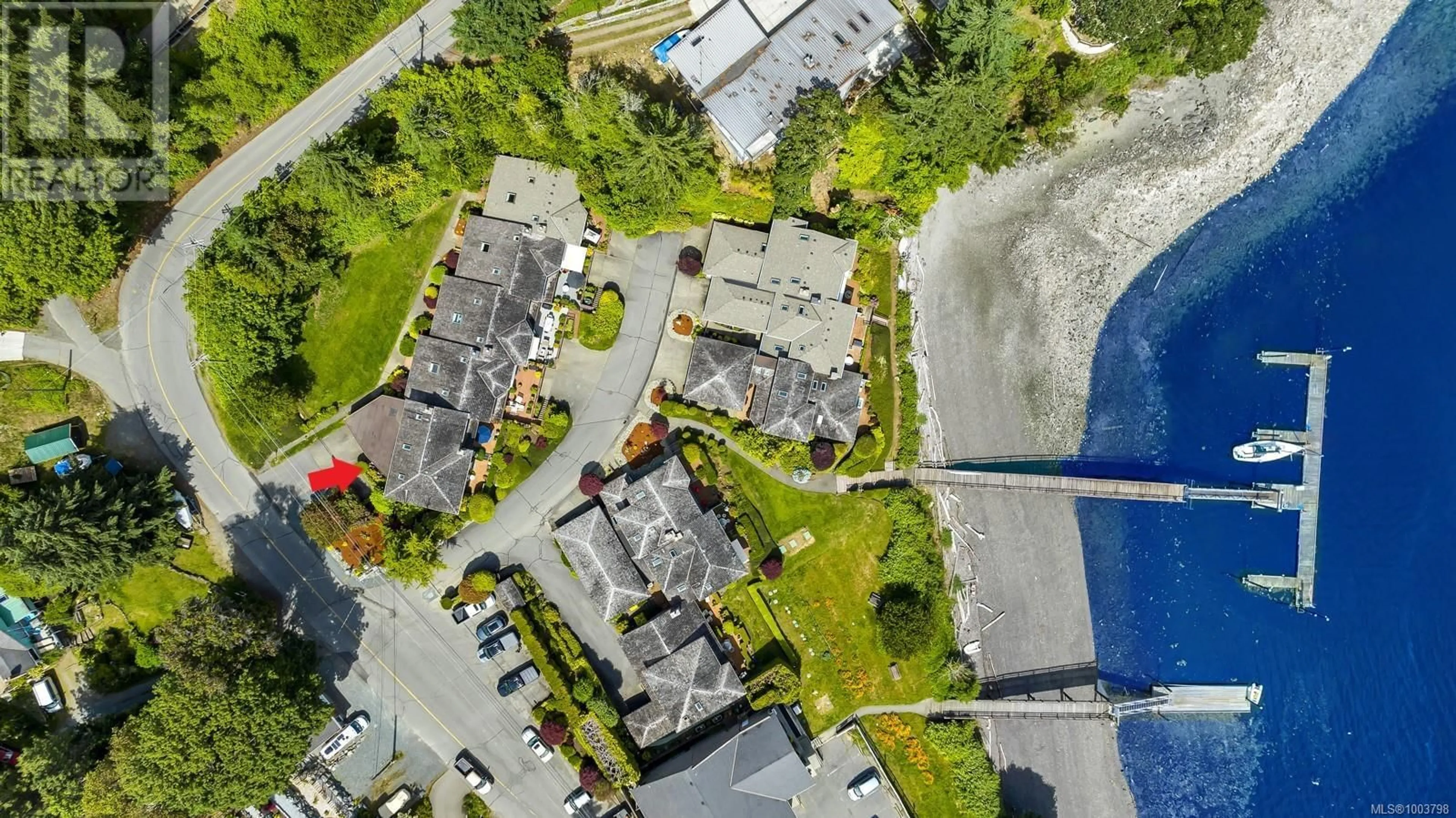 A pic from outside/outdoor area/front of a property/back of a property/a pic from drone, water/lake/river/ocean view for 1 - 6797 BEAUMONT AVENUE, Duncan British Columbia V9L5T4
