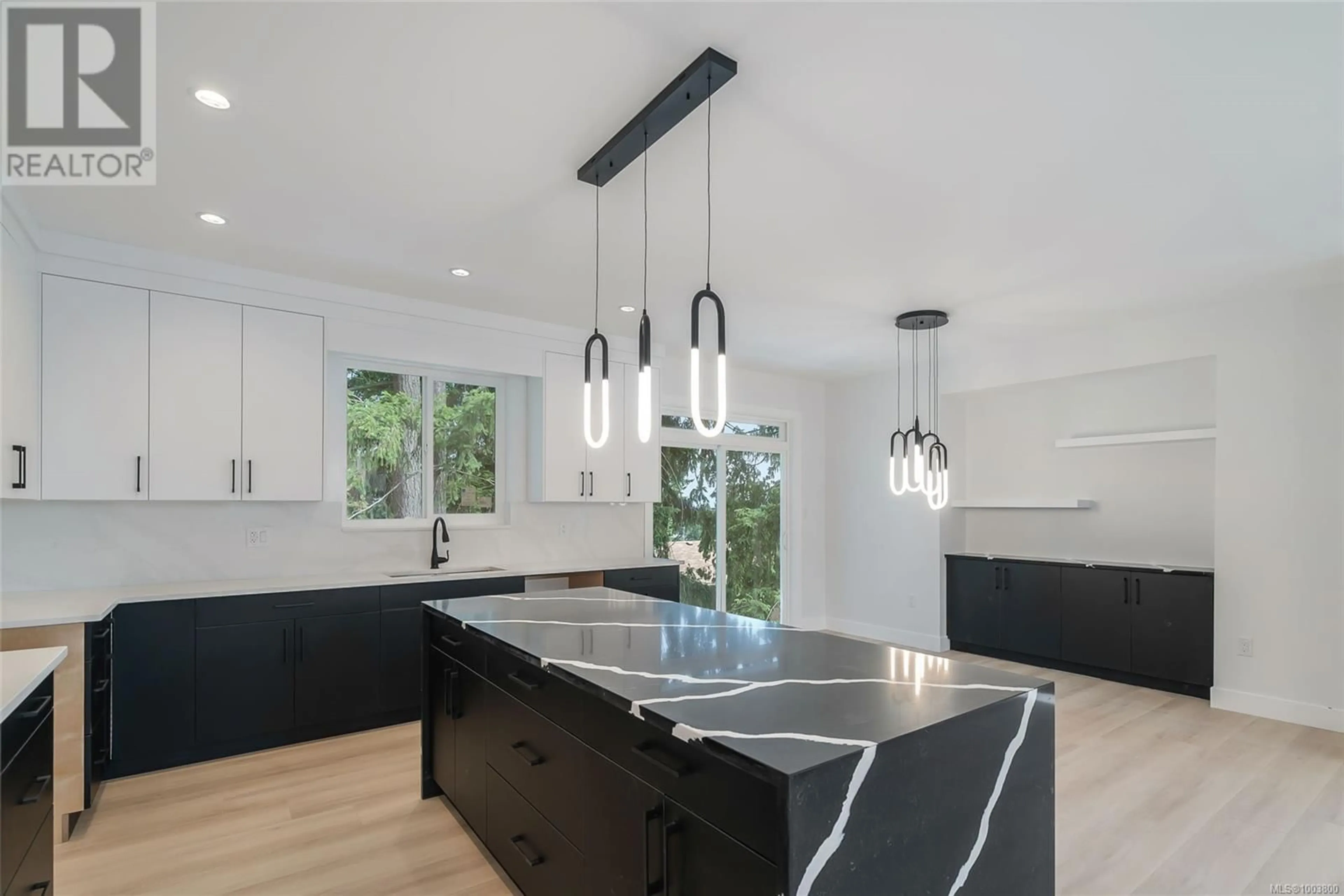 Contemporary kitchen, unknown for 610 ROTAYO ROAD, Nanaimo British Columbia V9R3T3