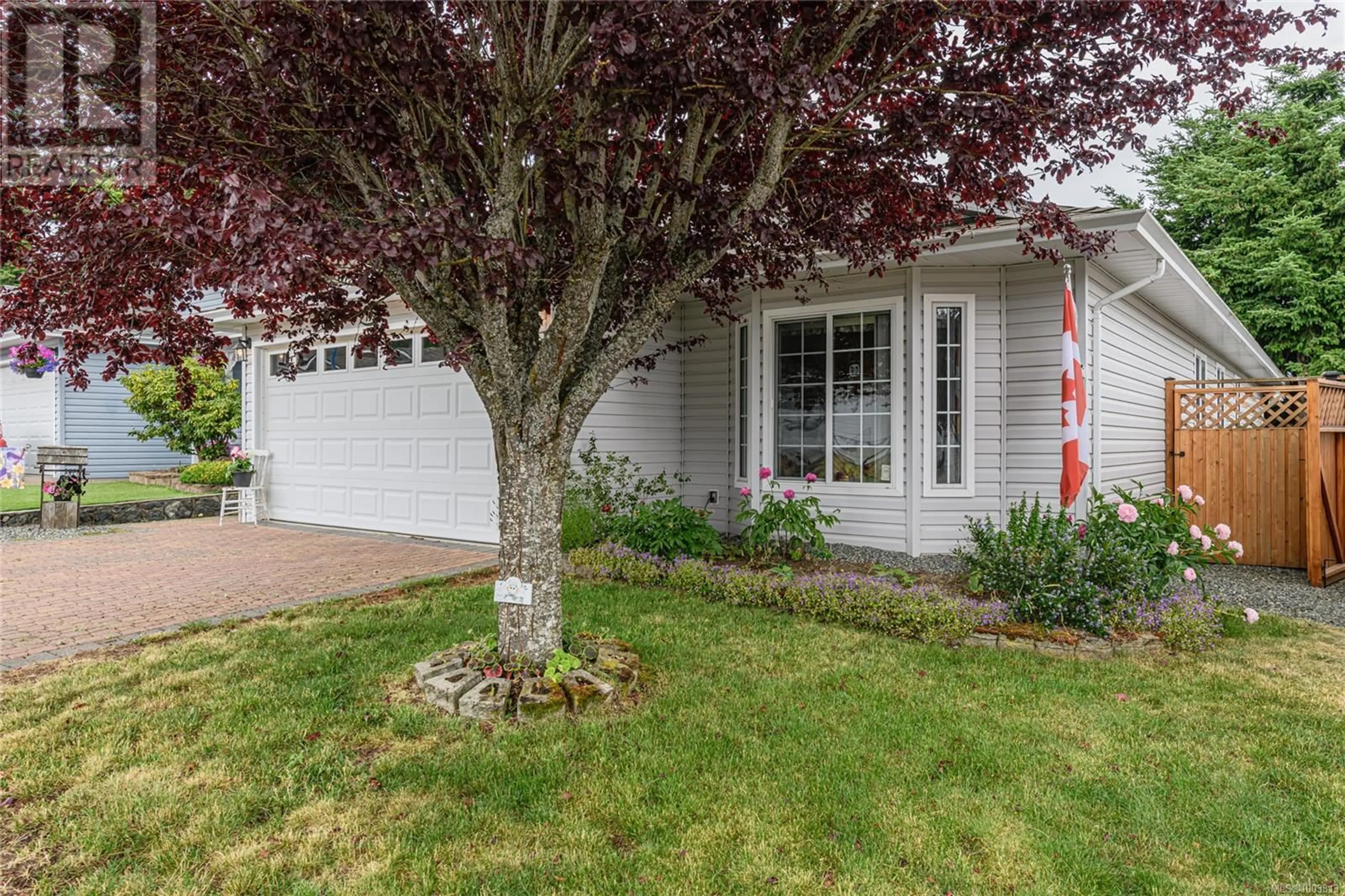 Home with vinyl exterior material, street for 19 EAGLE LANE, View Royal British Columbia V9A7M2