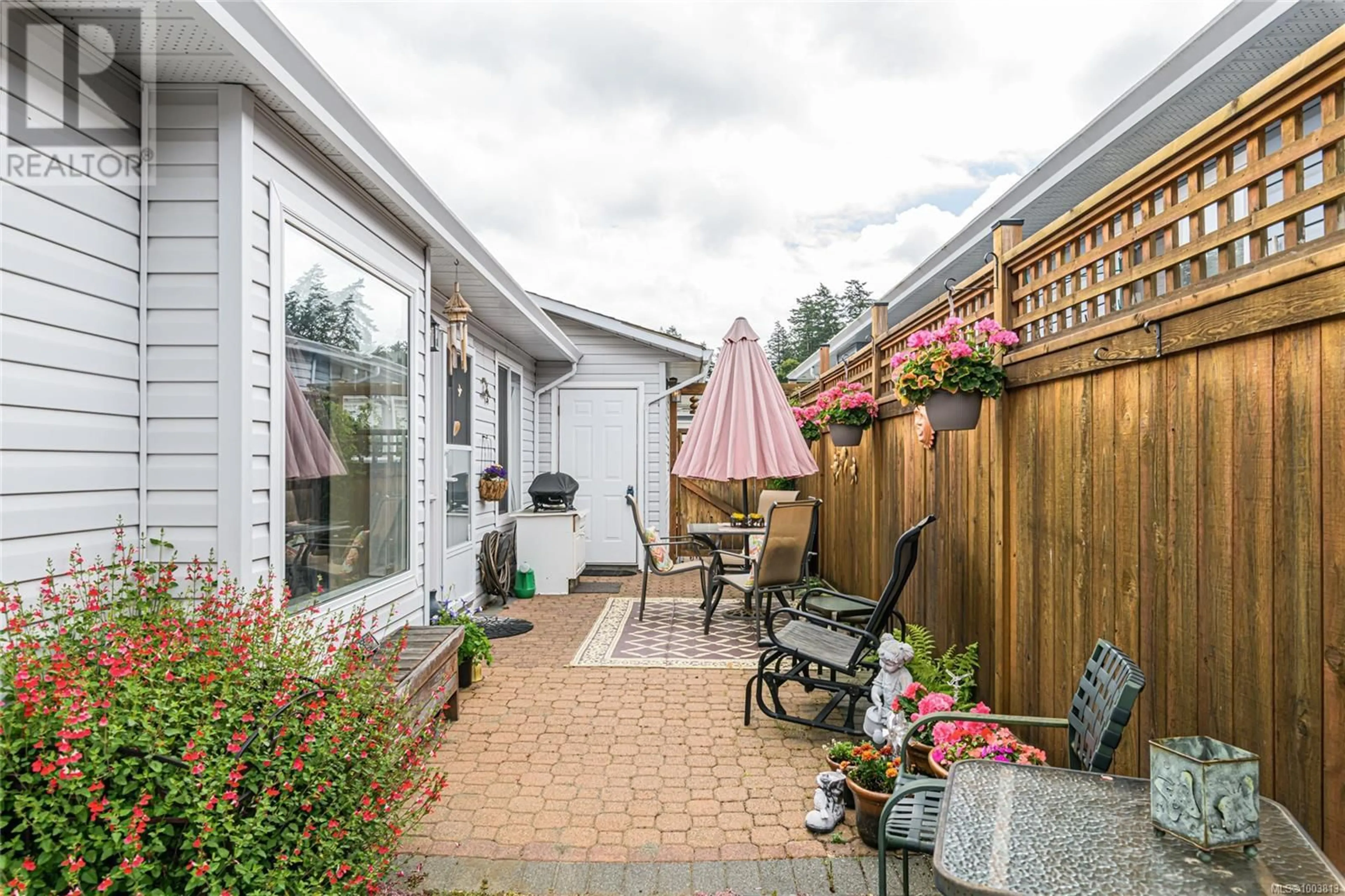 Patio, street for 19 EAGLE LANE, View Royal British Columbia V9A7M2