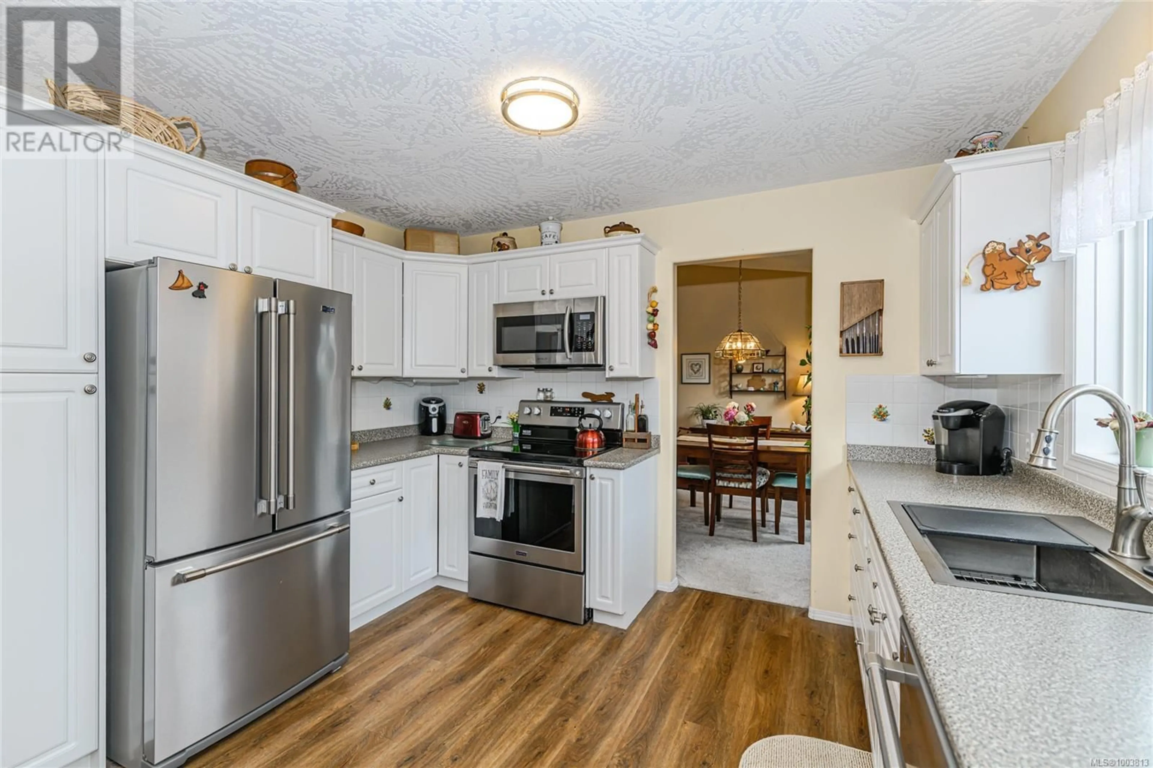 Standard kitchen, unknown for 19 EAGLE LANE, View Royal British Columbia V9A7M2