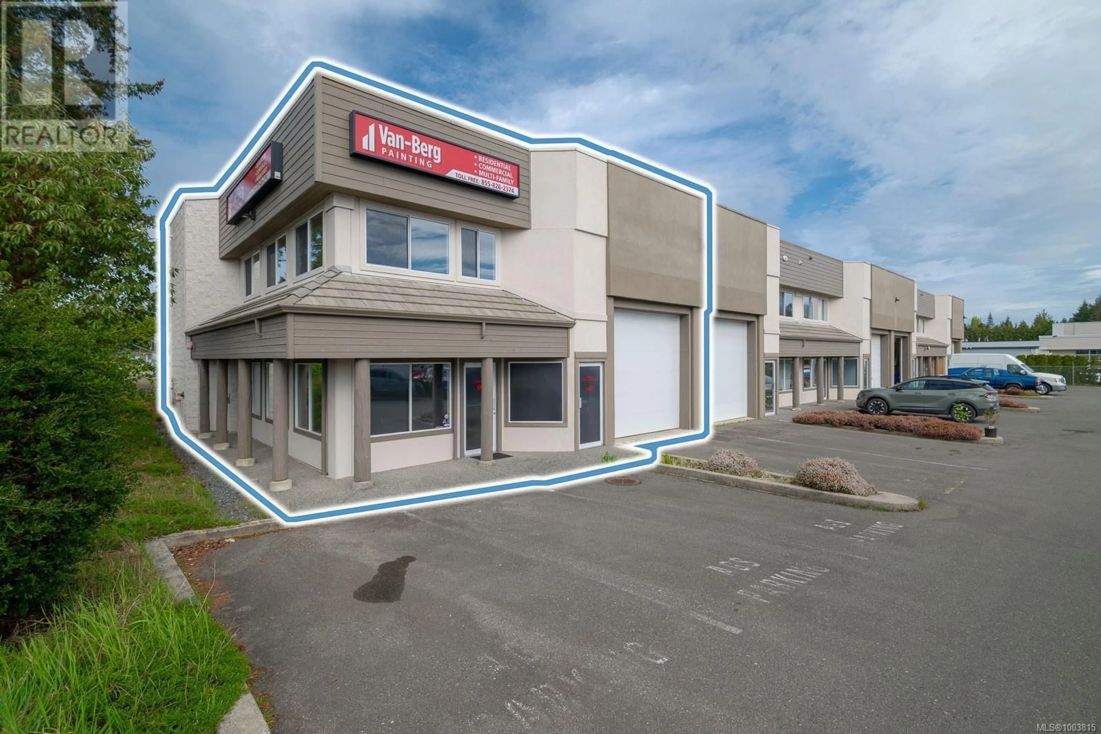 A pic from outside/outdoor area/front of a property/back of a property/a pic from drone, building for 1 - 501 STANFORD AVENUE EAST, Parksville British Columbia V9P1V7