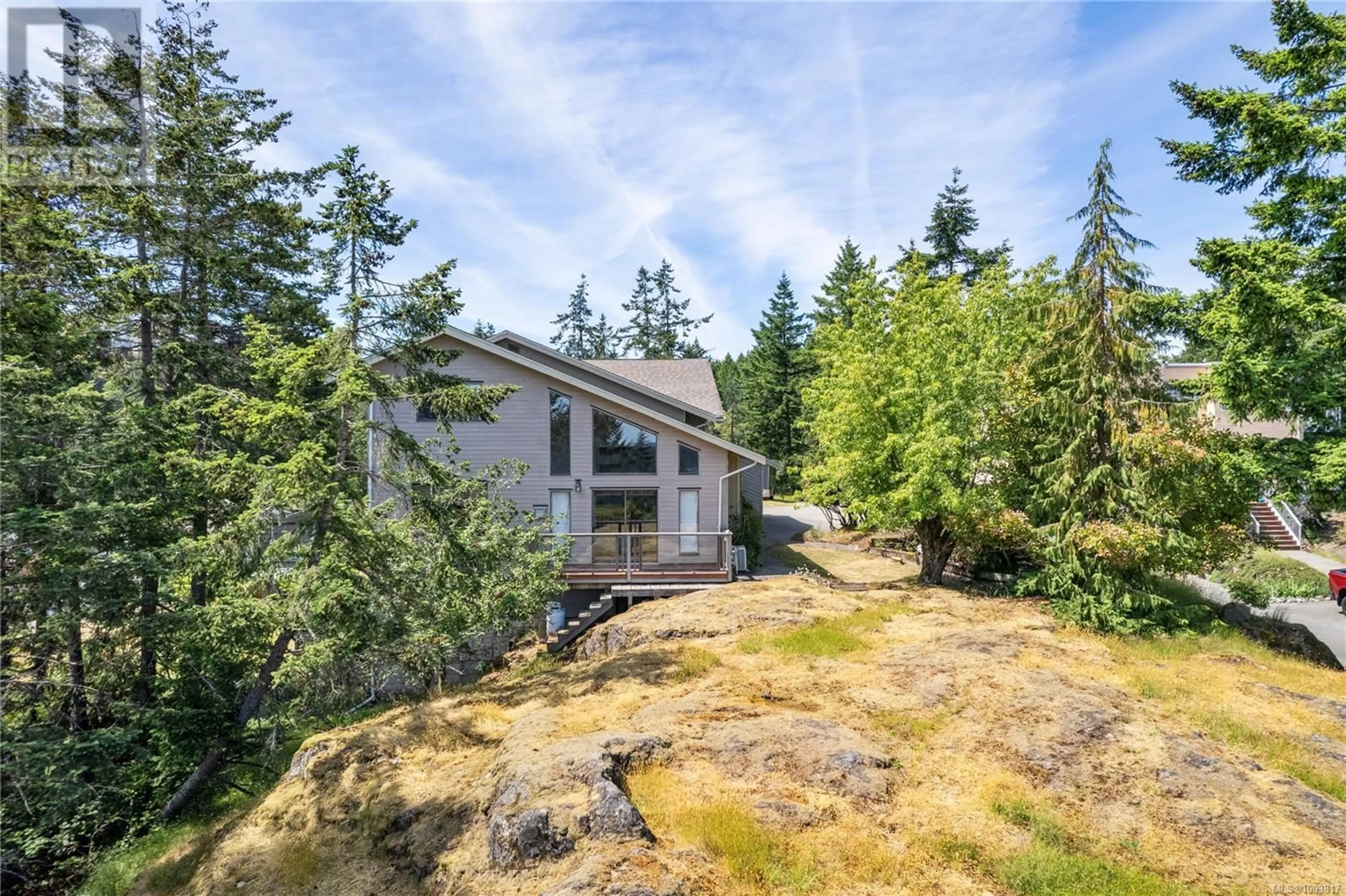 A pic from outside/outdoor area/front of a property/back of a property/a pic from drone, unknown for 3148 ROBIN HOOD DRIVE, Nanaimo British Columbia V9T1P1