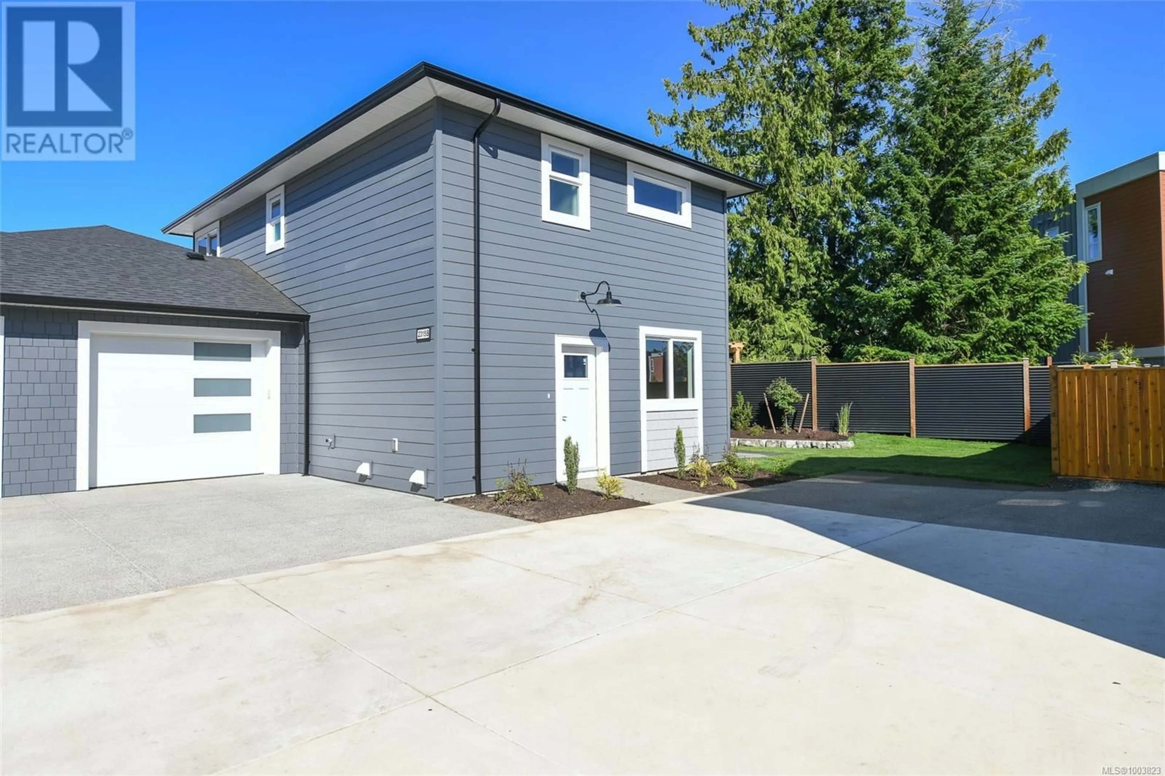 Home with vinyl exterior material, street for B - 2315 MCDONALD ROAD, Comox British Columbia V9M0C8