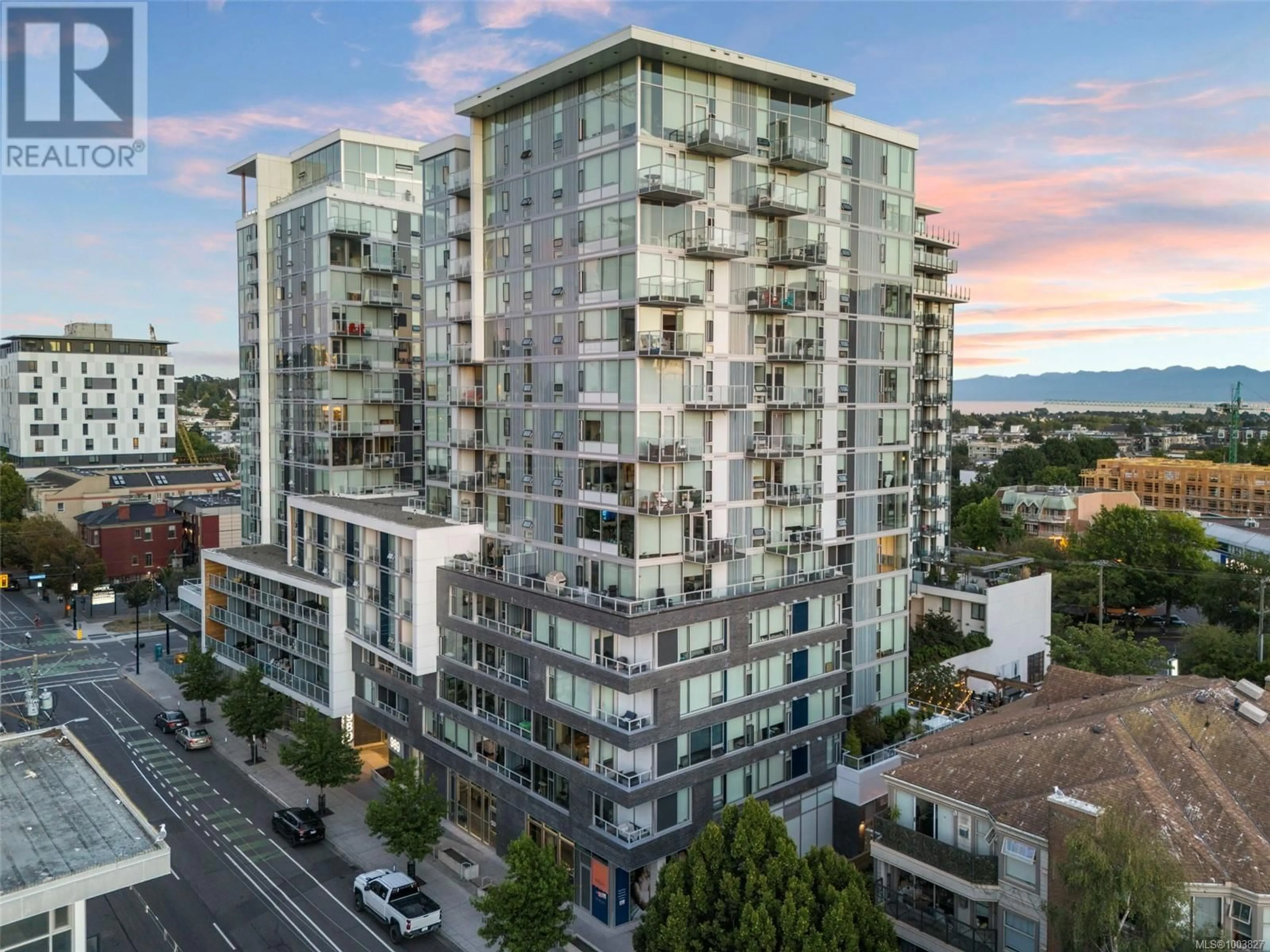 A pic from outside/outdoor area/front of a property/back of a property/a pic from drone, city buildings view from balcony for 601 - 989 JOHNSON STREET, Victoria British Columbia V8V0E3