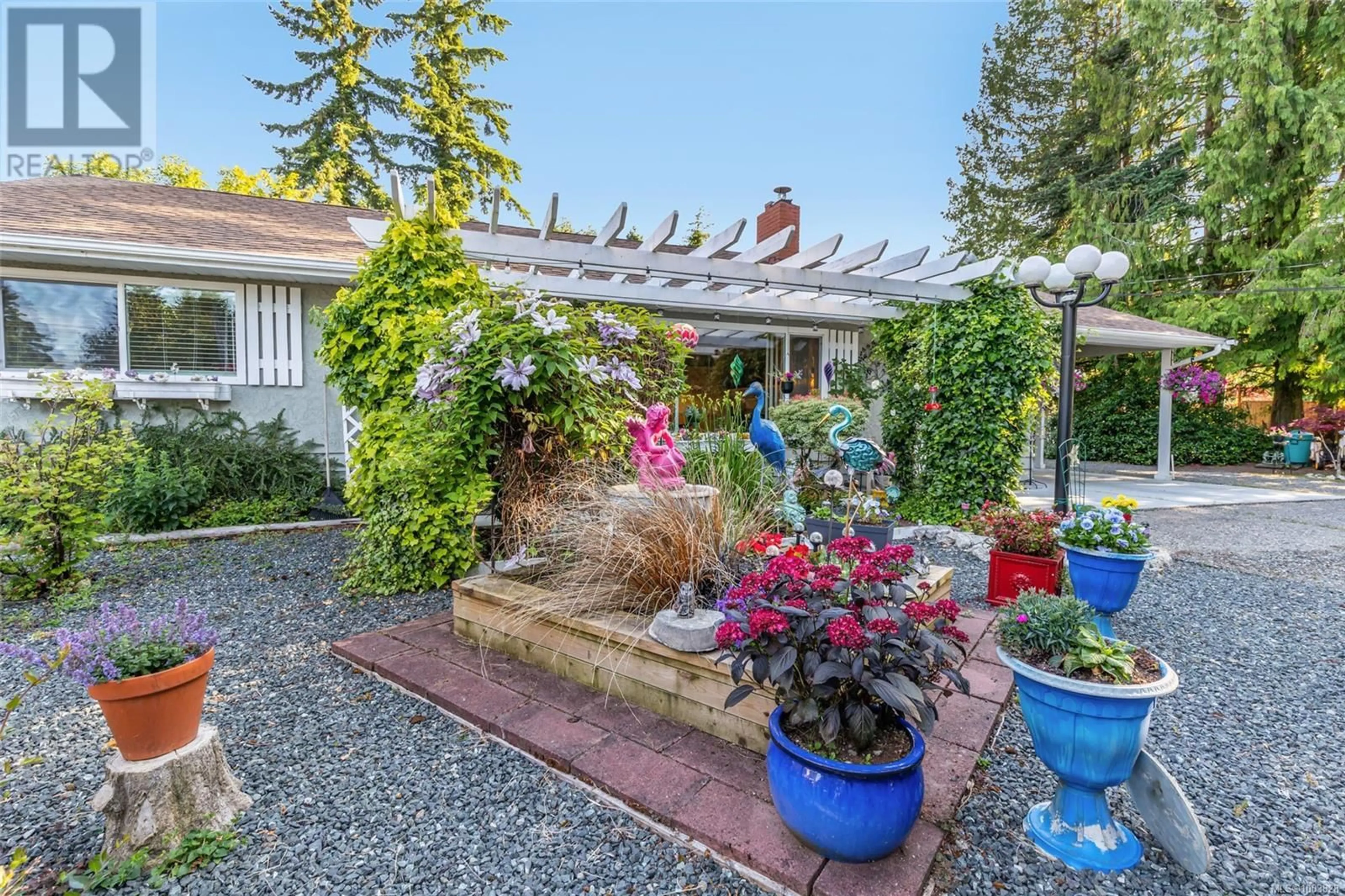 Patio, street for 1226 CENTRE ROAD, Qualicum Beach British Columbia V9K2G8