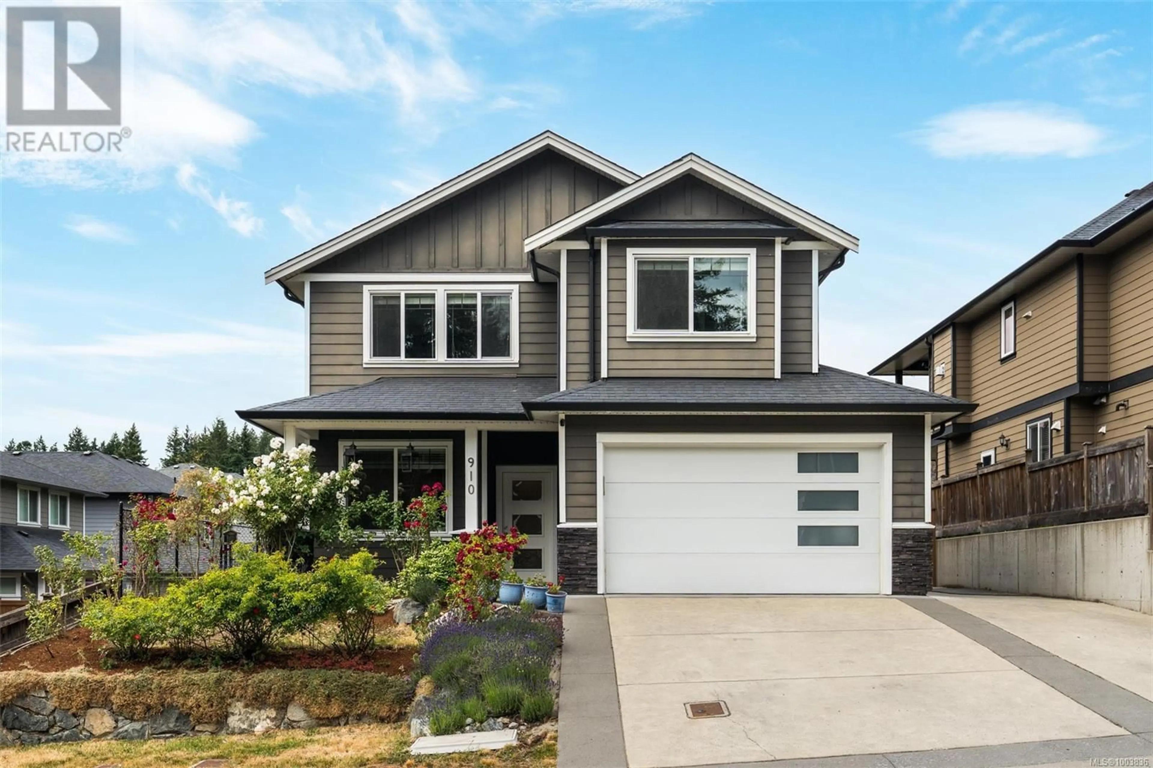 Home with vinyl exterior material, street for 910 ANCONA AVENUE, Langford British Columbia V9C0L3