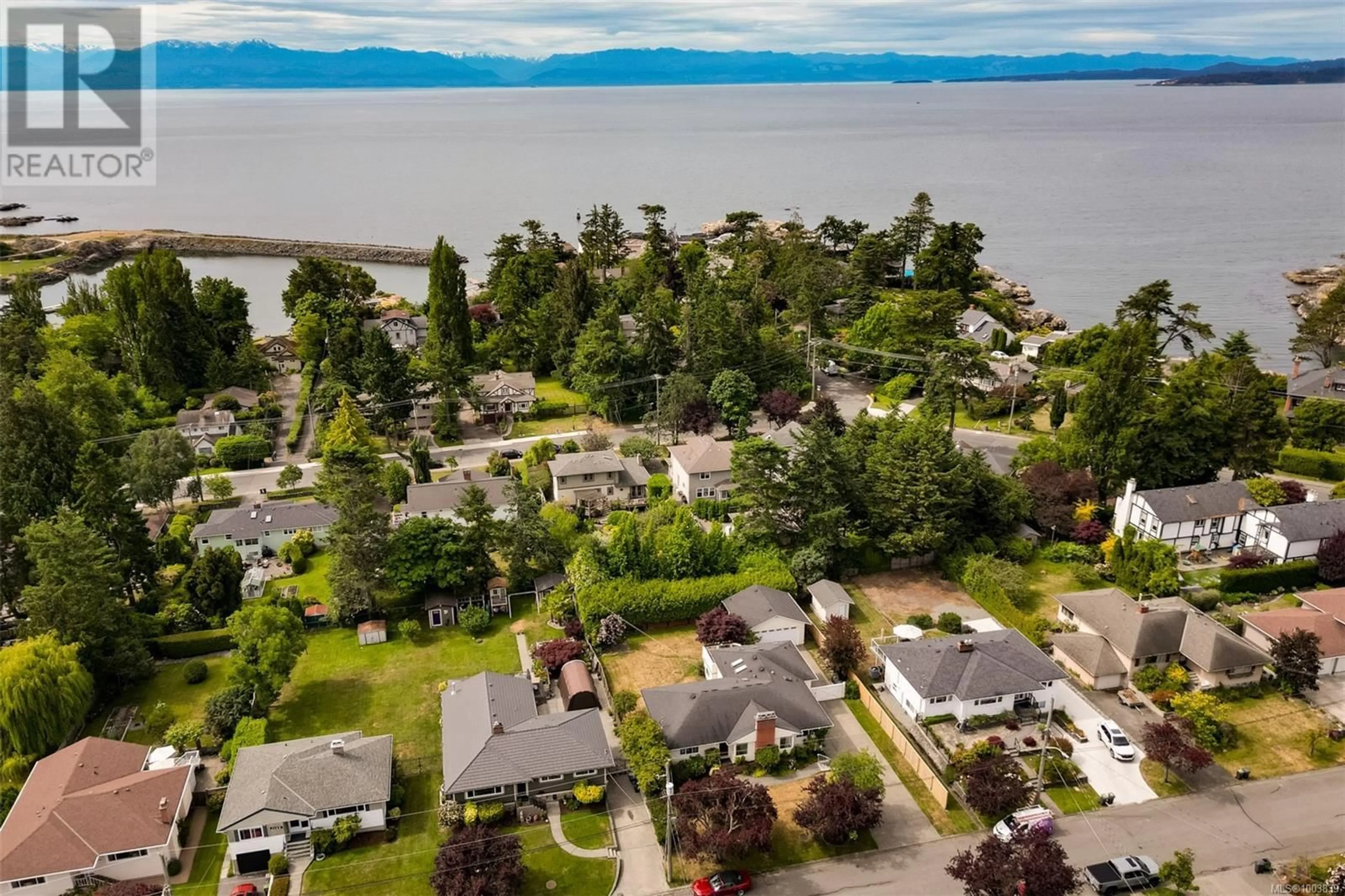 A pic from outside/outdoor area/front of a property/back of a property/a pic from drone, water/lake/river/ocean view for 1153 HADFIELD AVENUE, Esquimalt British Columbia V9A5N8