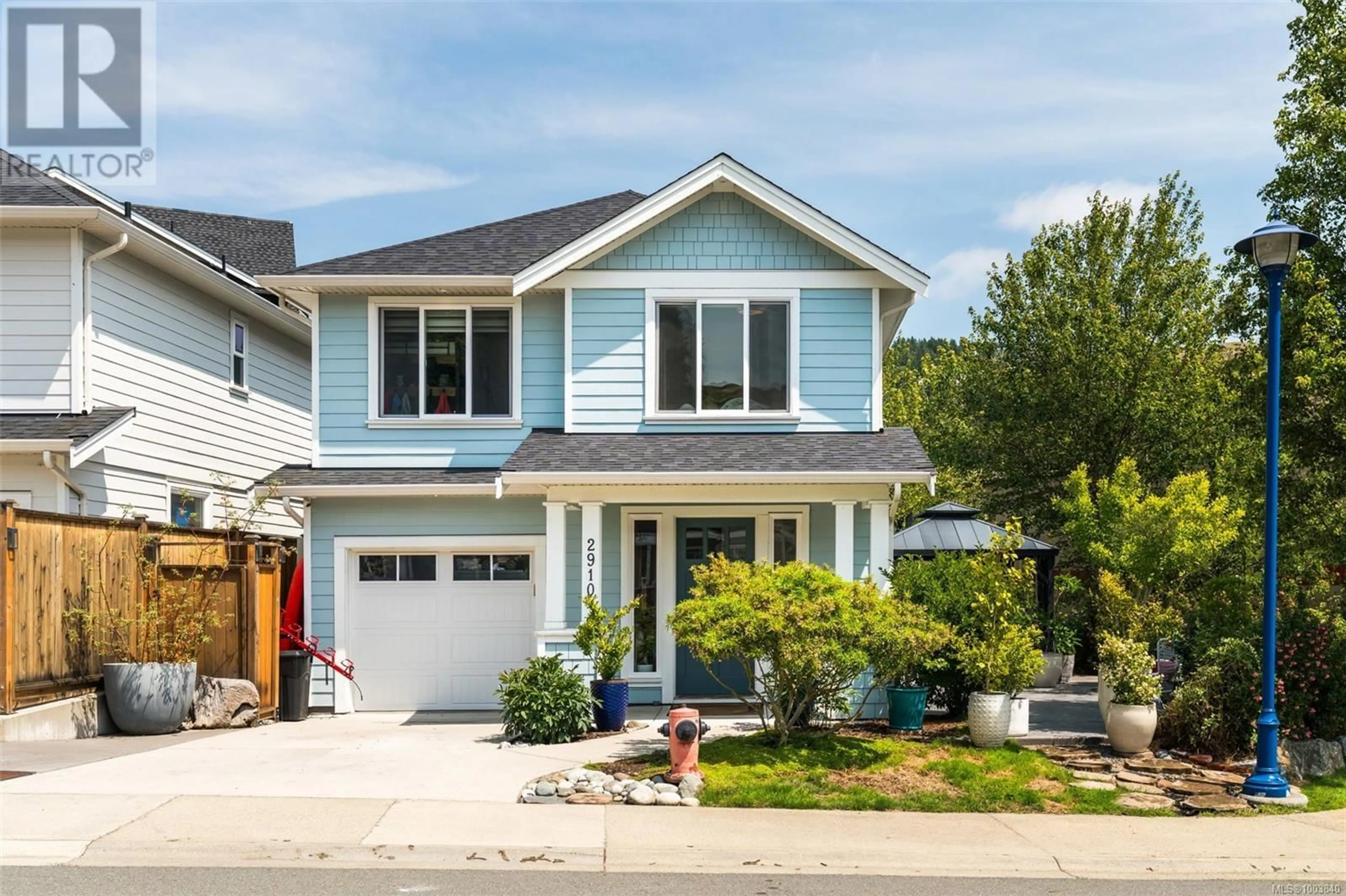 Home with vinyl exterior material, street for 2910 BURLINGTON CRESCENT, Langford British Columbia V9B0K6