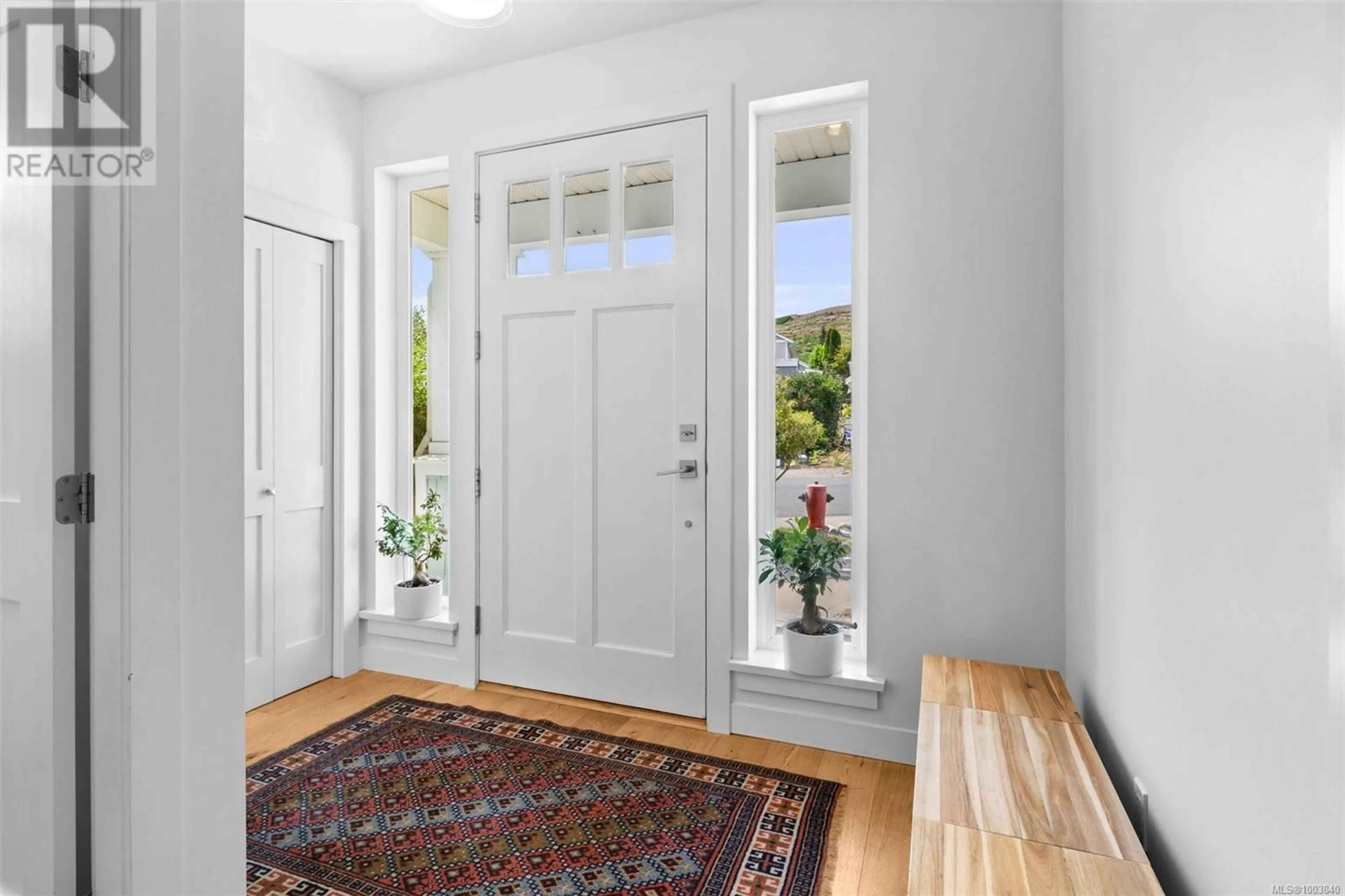 Indoor entryway for 2910 BURLINGTON CRESCENT, Langford British Columbia V9B0K6