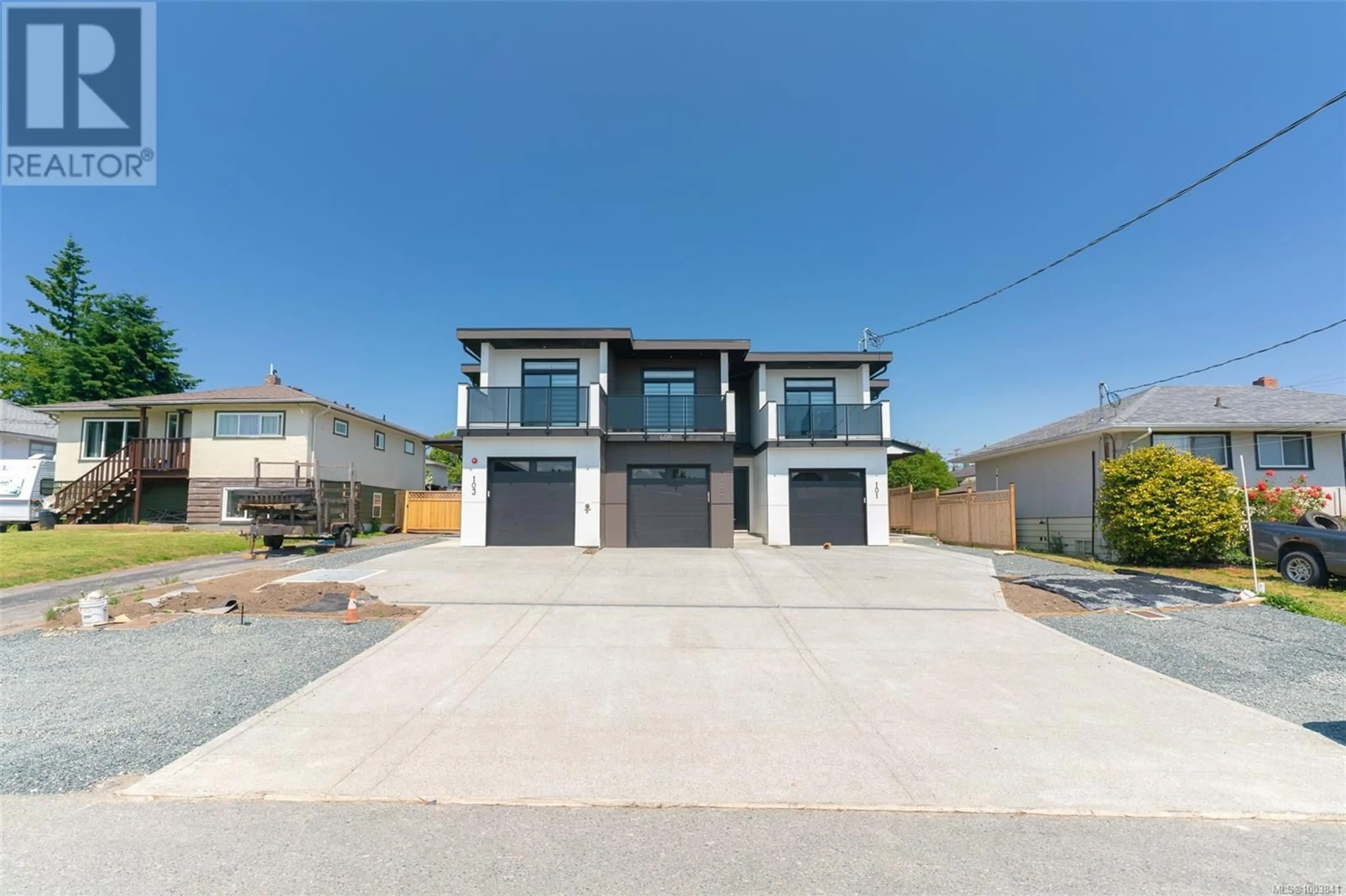 Unknown for 101 - 608 SANDY COURT, Nanaimo British Columbia V9R1M1