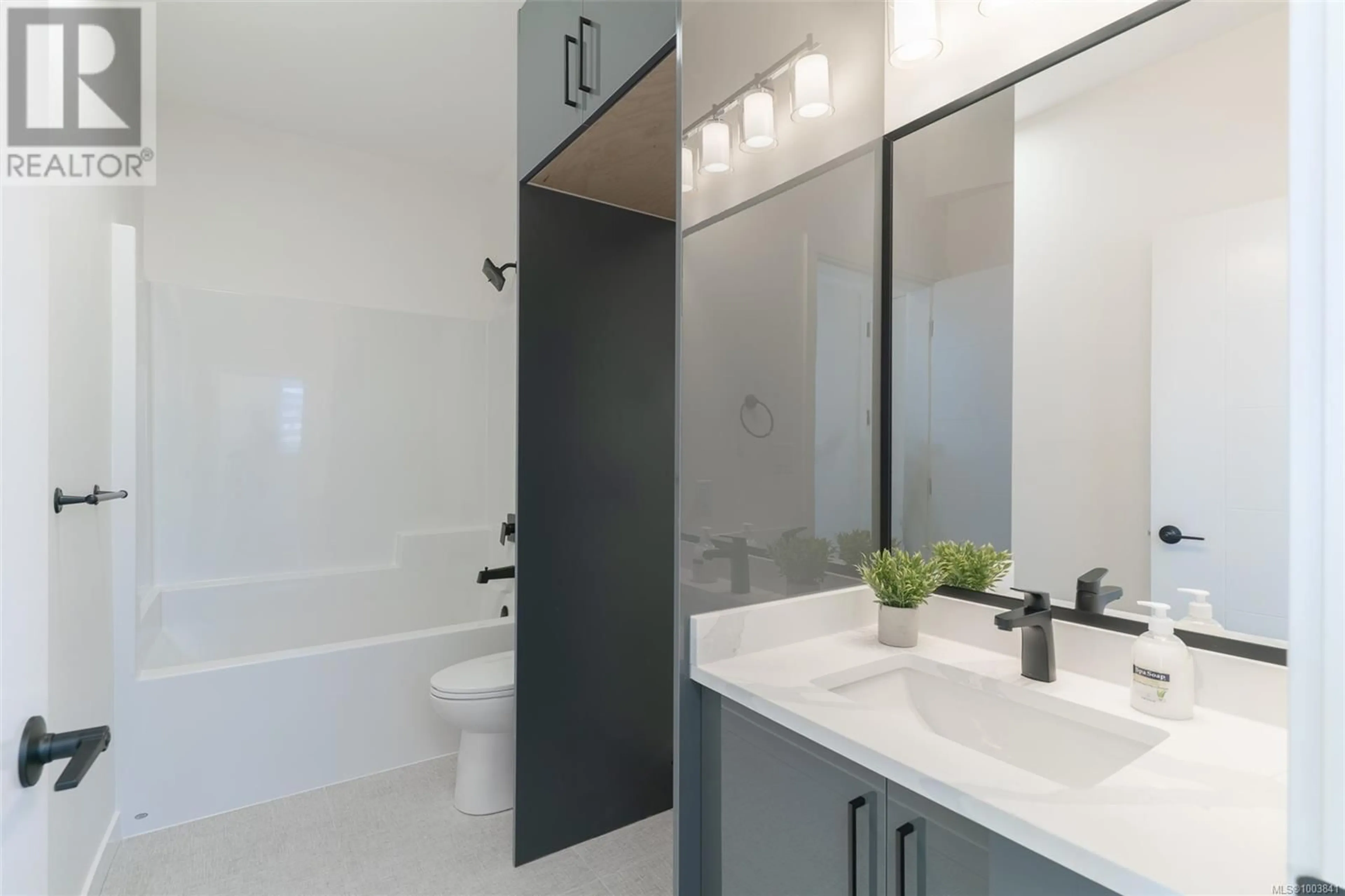 Contemporary bathroom, ceramic/tile floor for 101 - 608 SANDY COURT, Nanaimo British Columbia V9R1M1