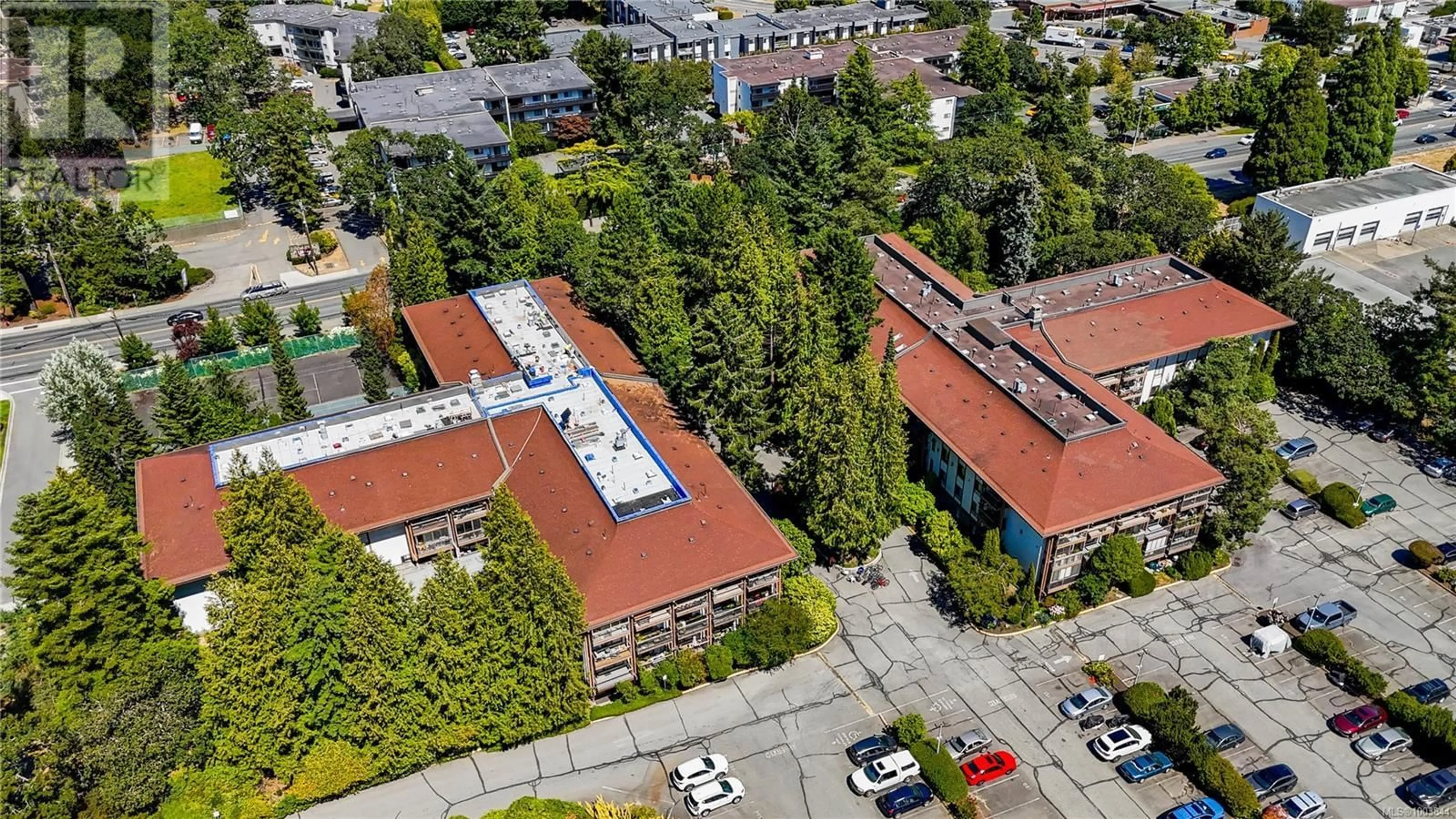 A pic from outside/outdoor area/front of a property/back of a property/a pic from drone, unknown for 308 - 1009 MCKENZIE AVENUE, Saanich British Columbia V8X4B1