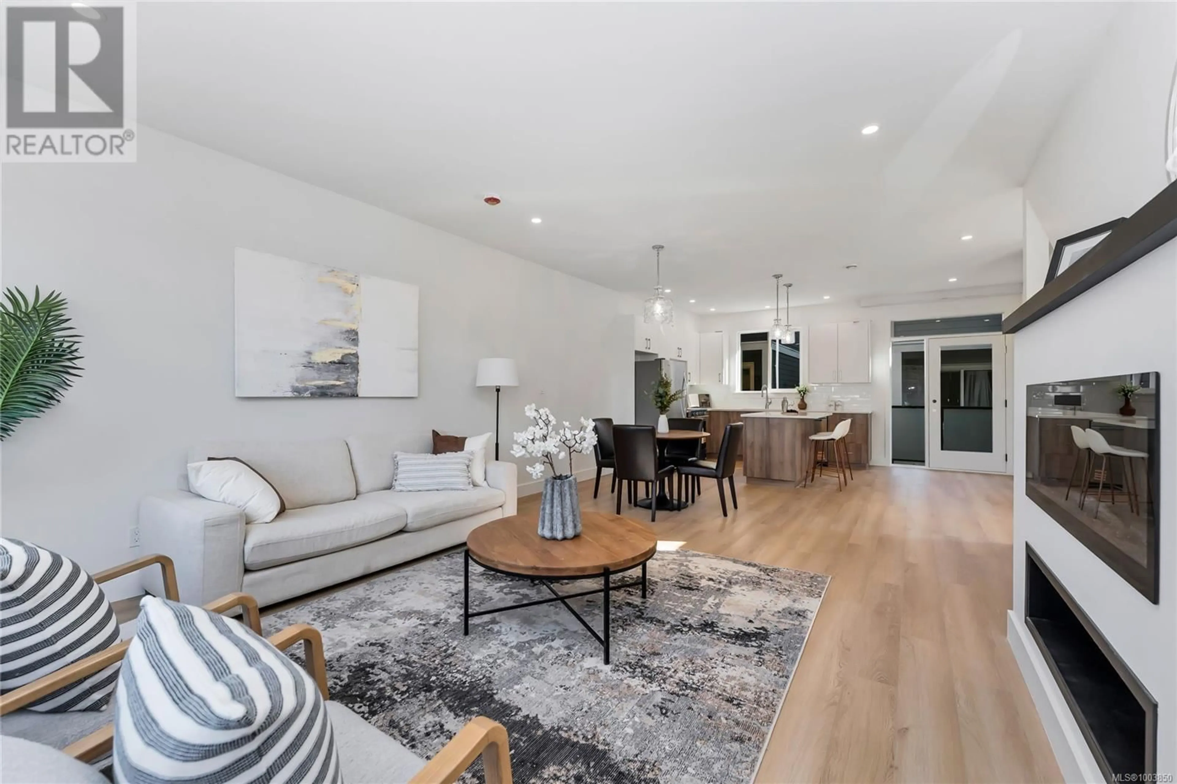 Living room with furniture, unknown for 907 VINE COURT, Langford British Columbia V9C2V8