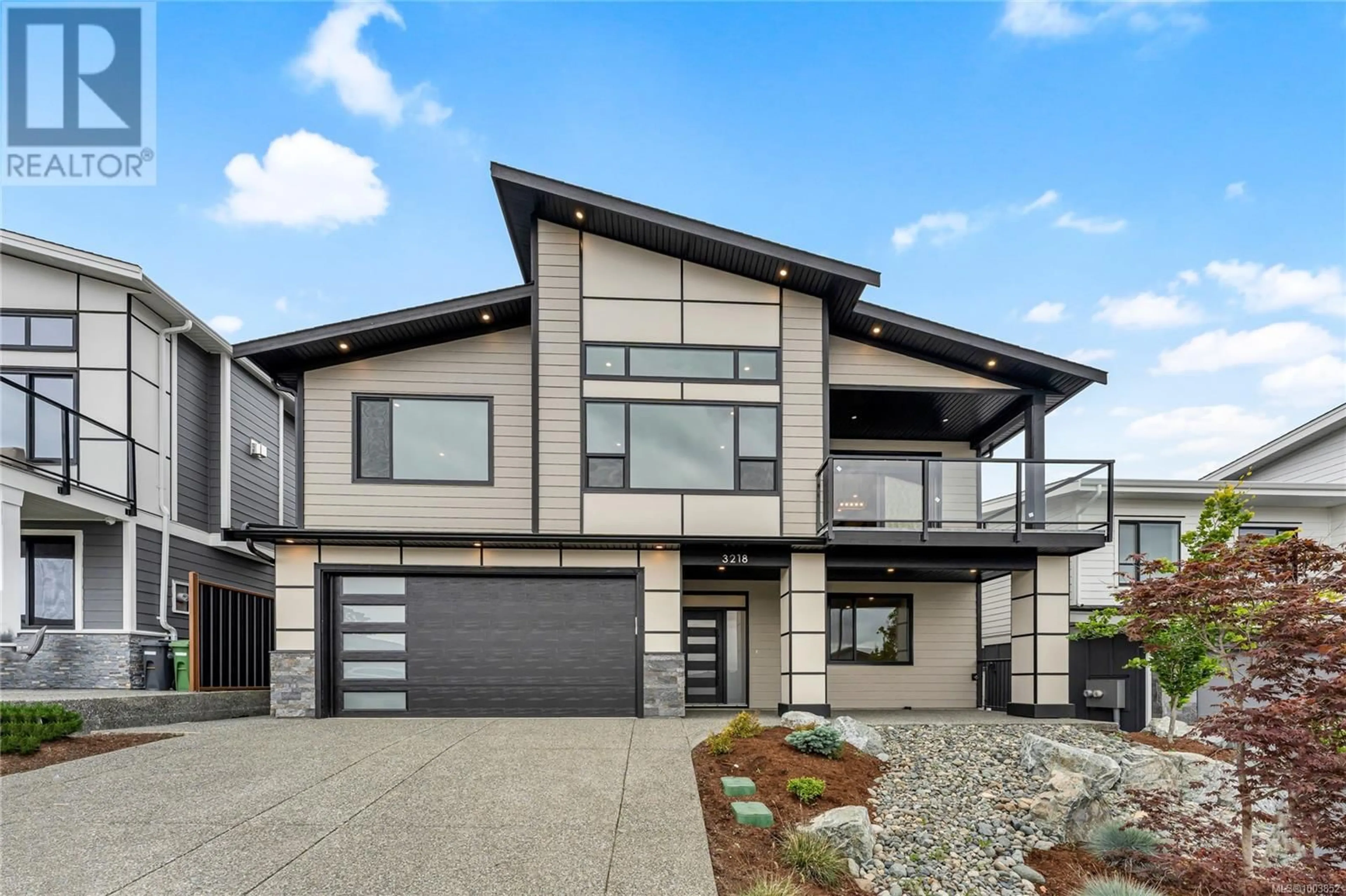 Home with vinyl exterior material, street for 3218 WOODRUSH DRIVE, Duncan British Columbia V9L0J9