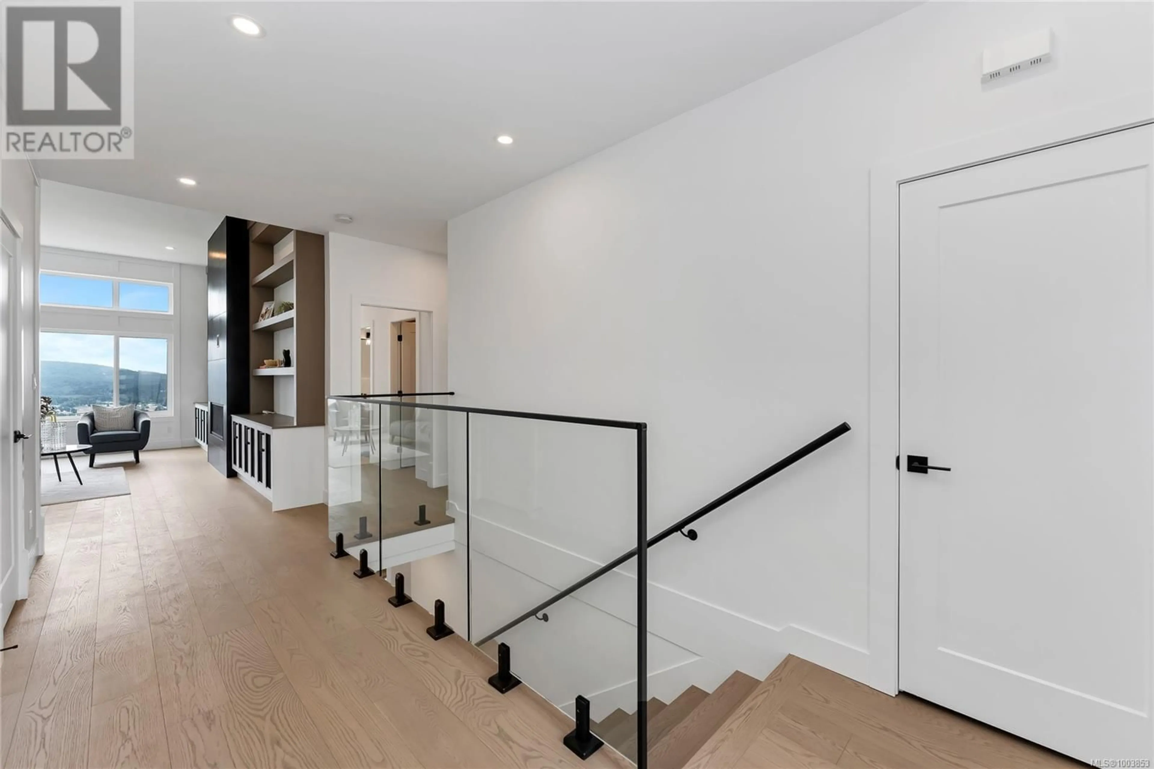 Indoor foyer for 3211 WOODRUSH DRIVE, Duncan British Columbia V9L0J9