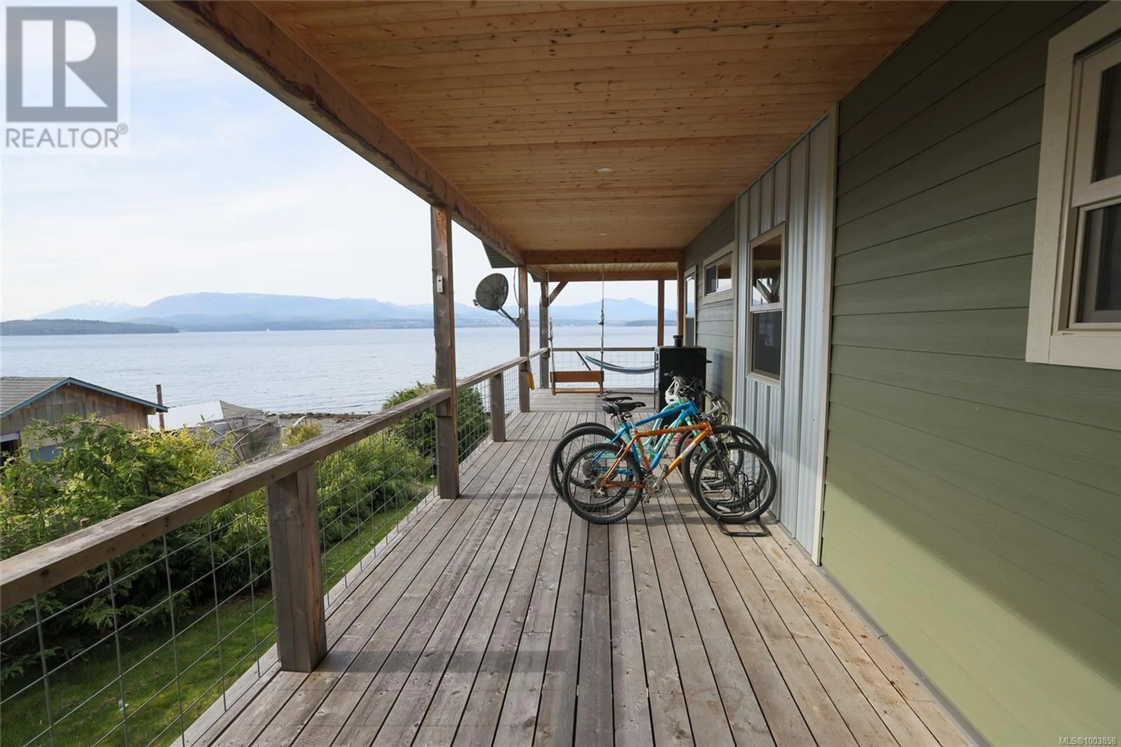 Patio, water/lake/river/ocean view for 420 1ST STREET, Malcolm Island British Columbia V0N3E0