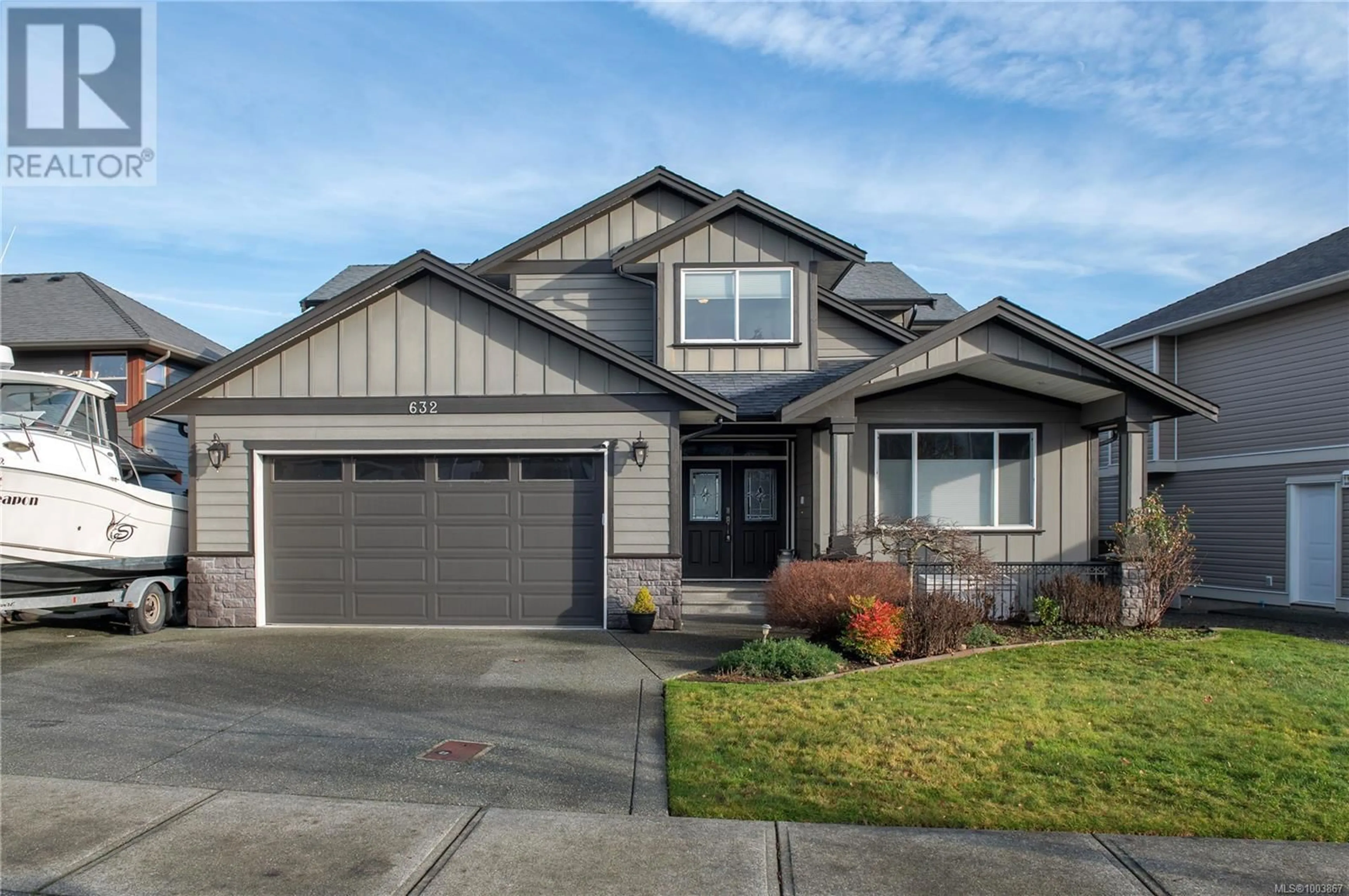 Home with vinyl exterior material, street for 632 NODALES DRIVE, Campbell River British Columbia V9W0A5