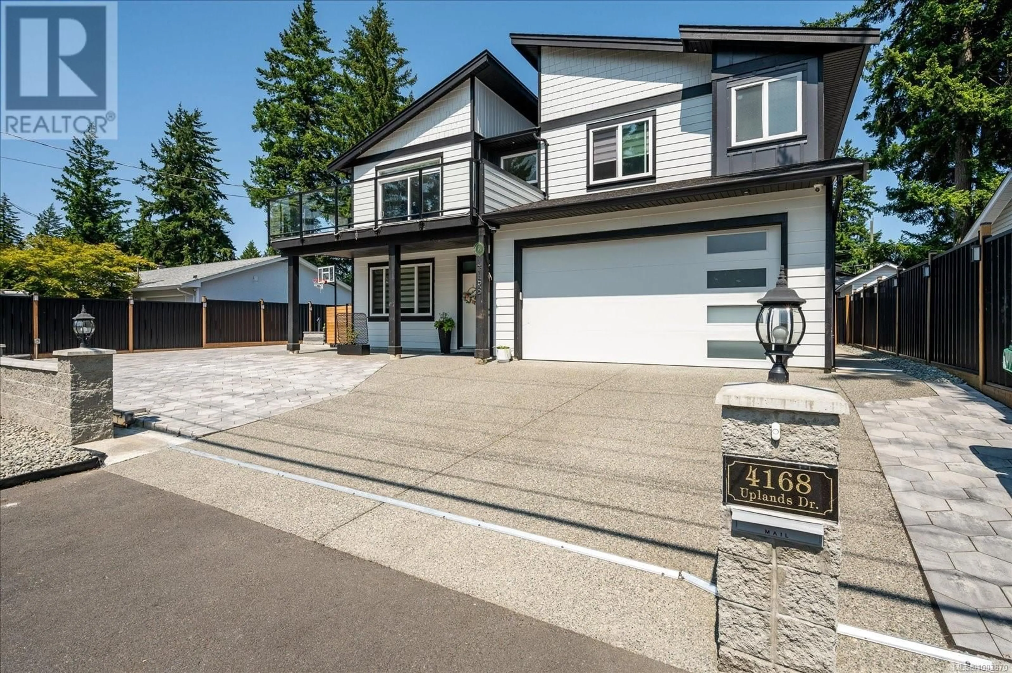 Home with vinyl exterior material, street for 4168 UPLANDS DRIVE, Nanaimo British Columbia V9T5K5