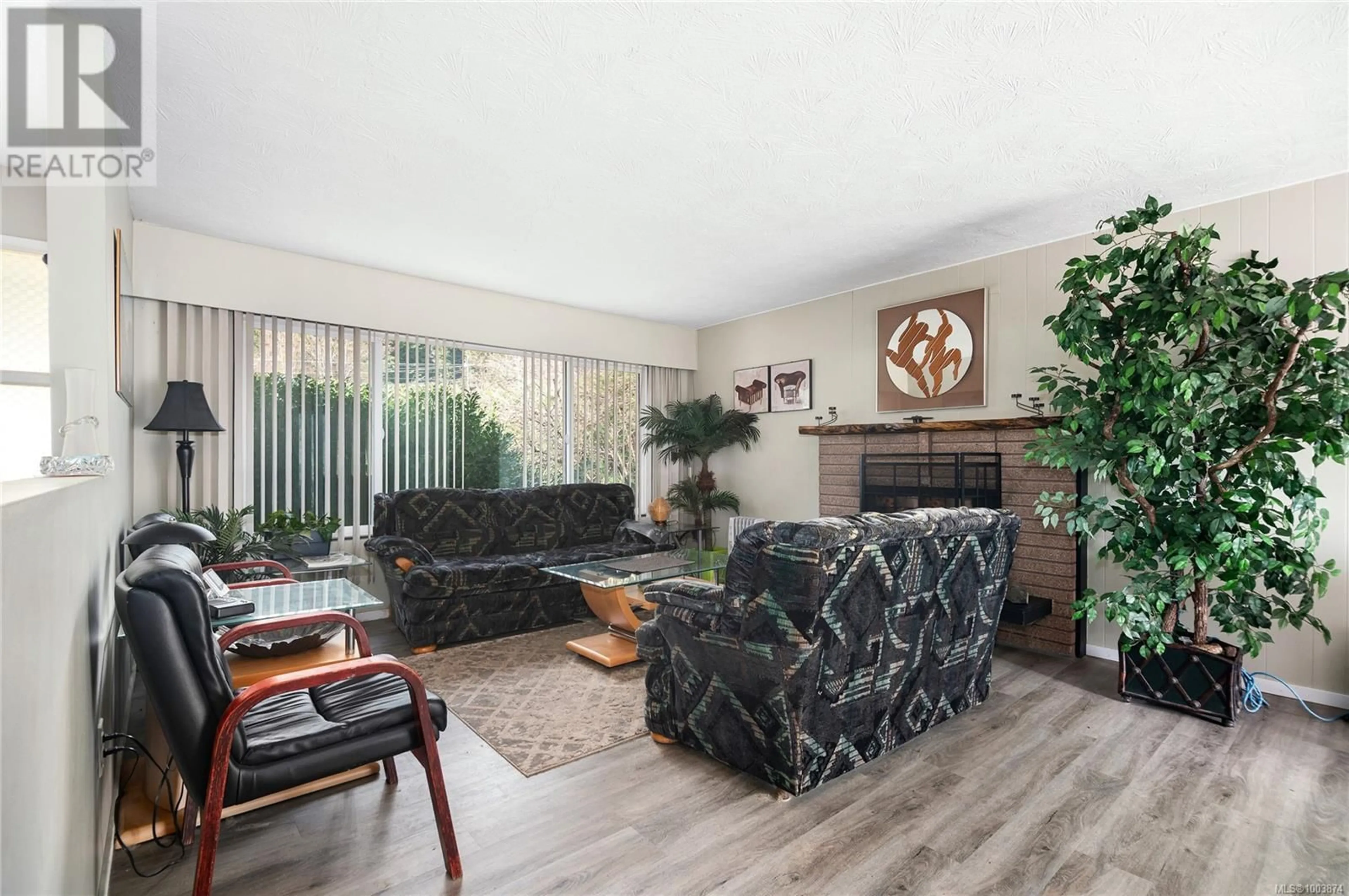 Living room with furniture, unknown for 261 AMBLESIDE DRIVE, Sayward British Columbia V0P1R0