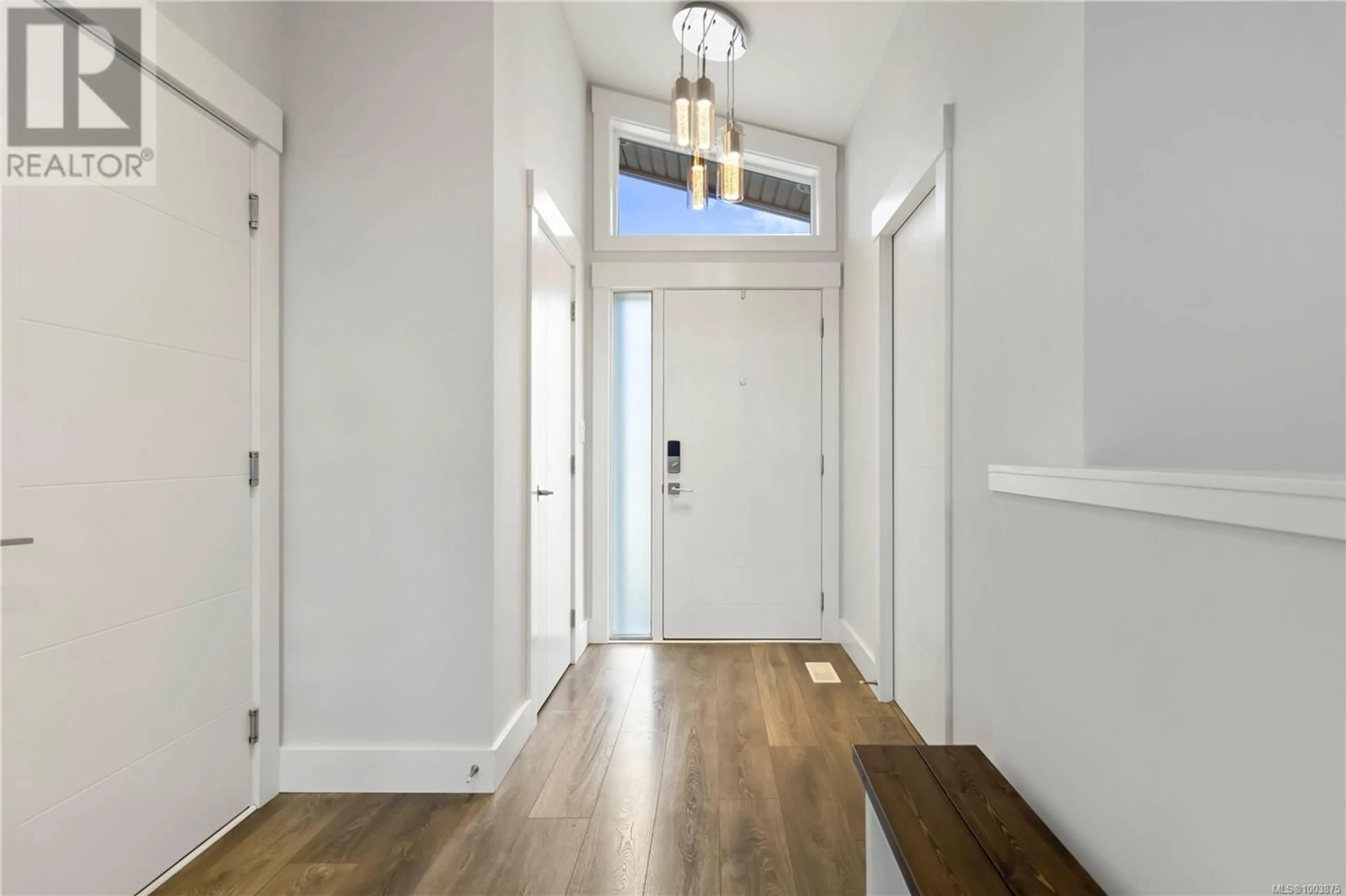Indoor entryway for 2452 PROSPECTOR WAY, Langford British Columbia V9B5X6