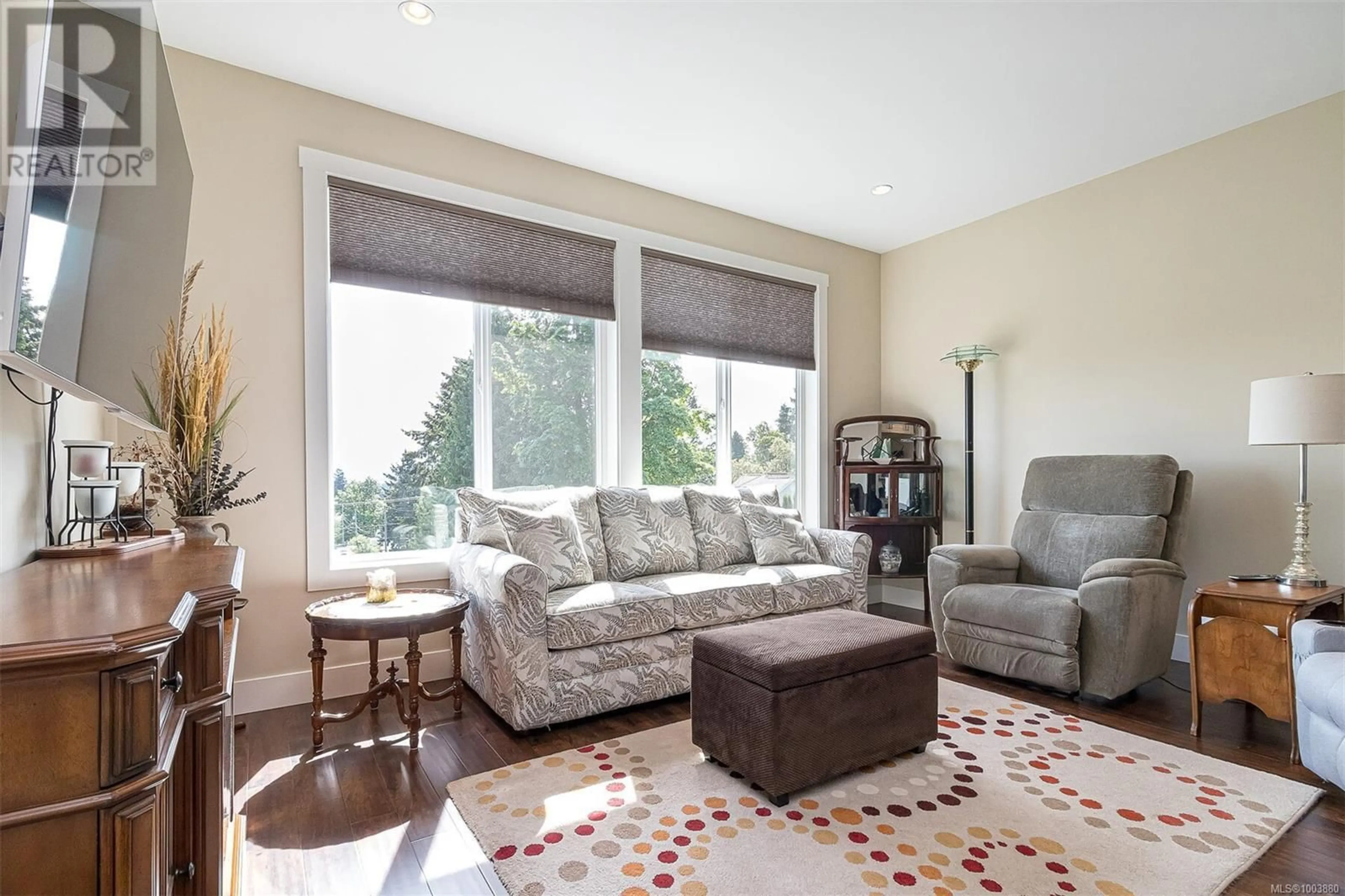 Living room with furniture, unknown for 9918 VICTORIA ROAD, Chemainus British Columbia V0R1K2