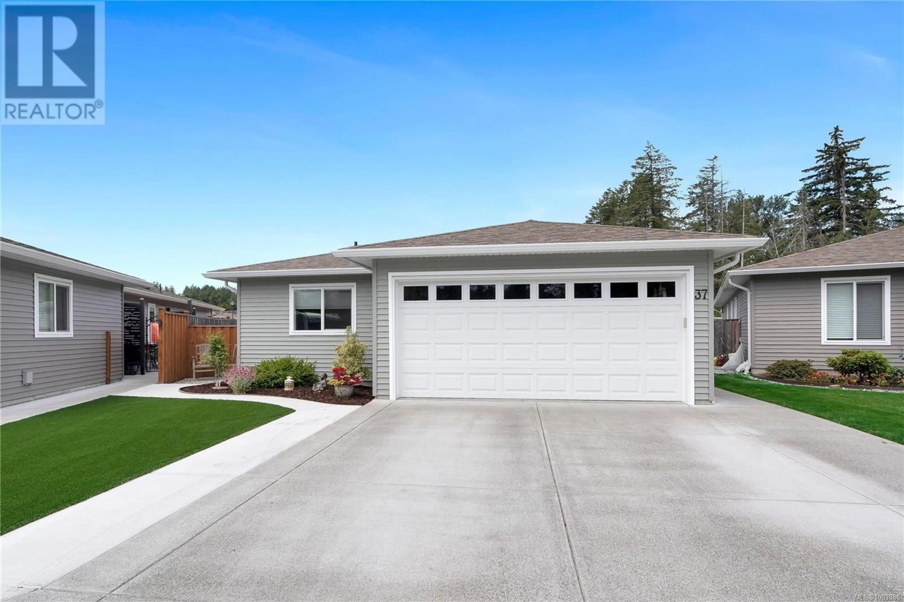 Home with vinyl exterior material, street for 37 - 7586 TETAYUT ROAD, Central Saanich British Columbia V8M0B4